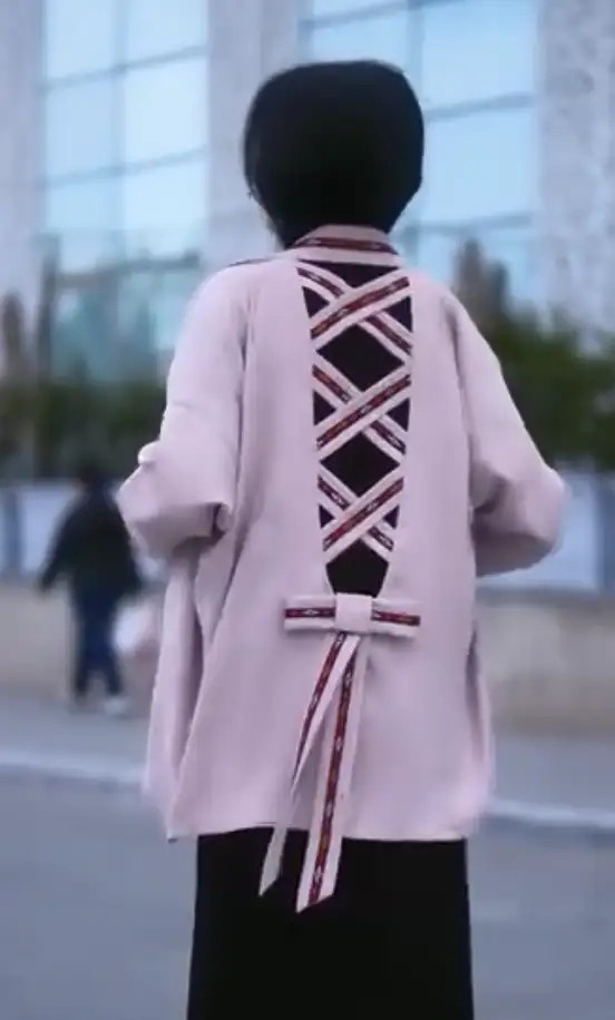 Türkmen fasonlar pombarh fasonlar Fasonlar 2025 fasonlar fason moda modalar Bezen bezen Türkmen fasonlar 2026 Türkmen fasonlar 2025 Türkmen fasonlar 2024 Türkmen fasonlar 2023 turkmenistan türkmenistan turkmen türkmen ashgabat  asgabat aşgabat balkan mary lebap dashoguz dasoguz daşoguz pombarh ponbarhat gulyupek gülýüpek stapel ştapel Gralan Çüýdeşen Abaýa Gadymy Krep Gurultaý 	Keteni Ýüpek Şifon Gipýur Lyon Welwet Atlas Kaşemir Streýç Suzana Ştapel Gülýüpek Pombarh Ýupka Gursakça Aksesuarlar Palto Penjek Okuw eşik Fata Sport eşik Uniforma Nakidka Öýme Şarf kompýuter ýaka ýaglyk Arenda köýnek 2nji el köýnek Taýyn köýnek Matalar Milli lybas milli lybaslar Toý köýnek Toý köýnekler toy koynek toy koynekler gundelik koynekler Gündelik	 
 köýnekler fata koynek Modern taze fason Eskiz koynektm turkmenkoynek türkmenkoynek fason moda moda fasonlar Iş eşik el iş	sada	ýakaly ýakasyz	keşdeli biserli	ýeňli giň nagyşly ýüregi açyk stoýka ýaka ýanly kombinasiýa 	zerli üsti aşak guşakly seçekli gysga ýeňli Modern ýakasyz, giň, nagyşly 17-25, 26-35 Gara, Gülgüne yaz, guyz