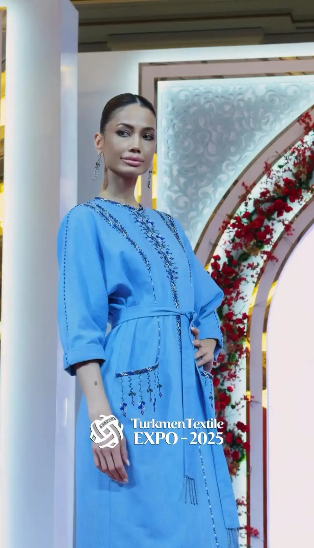 Türkmen fasonlar pombarh fasonlar Fasonlar 2025 fasonlar fason moda modalar Bezen bezen Türkmen fasonlar 2026 Türkmen fasonlar 2025 Türkmen fasonlar 2024 Türkmen fasonlar 2023 turkmenistan türkmenistan turkmen türkmen ashgabat  asgabat aşgabat balkan mary lebap dashoguz dasoguz daşoguz pombarh ponbarhat gulyupek gülýüpek stapel ştapel Gralan Çüýdeşen Abaýa Gadymy Krep Gurultaý 	Keteni Ýüpek Şifon Gipýur Lyon Welwet Atlas Kaşemir Streýç Suzana Ştapel Gülýüpek Pombarh Ýupka Gursakça Aksesuarlar Palto Penjek Okuw eşik Fata Sport eşik Uniforma Nakidka Öýme Şarf kompýuter ýaka ýaglyk Arenda köýnek 2nji el köýnek Taýyn köýnek Matalar Milli lybas milli lybaslar Toý köýnek Toý köýnekler toy koynek toy koynekler gundelik koynekler Gündelik	 
 köýnekler fata koynek Modern taze fason Eskiz koynektm turkmenkoynek türkmenkoynek fason moda moda fasonlar Iş eşik el iş	sada	ýakaly ýakasyz	keşdeli biserli	ýeňli giň nagyşly ýüregi açyk stoýka ýaka ýanly kombinasiýa 	zerli üsti aşak guşakly seçekli gysga ýeňli Ýüpek Modern TürkmenTextile Expo 2025 26-35 Gök yaz, tomus, guyz