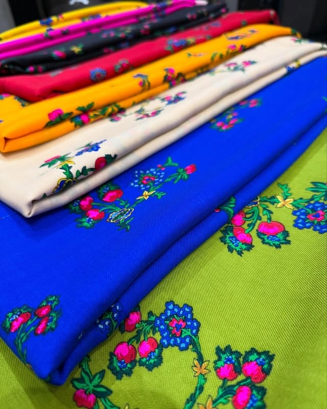 Türkmen fasonlar pombarh fasonlar Fasonlar 2025 fasonlar fason moda modalar Bezen bezen Türkmen fasonlar 2026 Türkmen fasonlar 2025 Türkmen fasonlar 2024 Türkmen fasonlar 2023 turkmenistan türkmenistan turkmen türkmen ashgabat  asgabat aşgabat balkan mary lebap dashoguz dasoguz daşoguz pombarh ponbarhat gulyupek gülýüpek stapel ştapel Gralan Çüýdeşen Abaýa Gadymy Krep Gurultaý 	Keteni Ýüpek Şifon Gipýur Lyon Welwet Atlas Kaşemir Streýç Suzana Ştapel Gülýüpek Pombarh Ýupka Gursakça Aksesuarlar Palto Penjek Okuw eşik Fata Sport eşik Uniforma Nakidka Öýme Şarf kompýuter ýaka ýaglyk Arenda köýnek 2nji el köýnek Taýyn köýnek Matalar Milli lybas milli lybaslar Toý köýnek Toý köýnekler toy koynek toy koynekler gundelik koynekler Gündelik	 
 köýnekler fata koynek Modern taze fason Eskiz koynektm turkmenkoynek türkmenkoynek fason moda moda fasonlar Iş eşik el iş	sada	ýakaly ýakasyz	keşdeli biserli	ýeňli giň nagyşly ýüregi açyk stoýka ýaka ýanly kombinasiýa 	zerli üsti aşak guşakly seçekli gysga ýeňli Gülýüpek Toý köýnek, Gündelik sada, ýeňli, giň 12-16, 17-25, 26-35, 35+ Haki, Gara, Bežewyý, Gülgüne, Gyzyl, Mämişi, Goýy-gök tomus