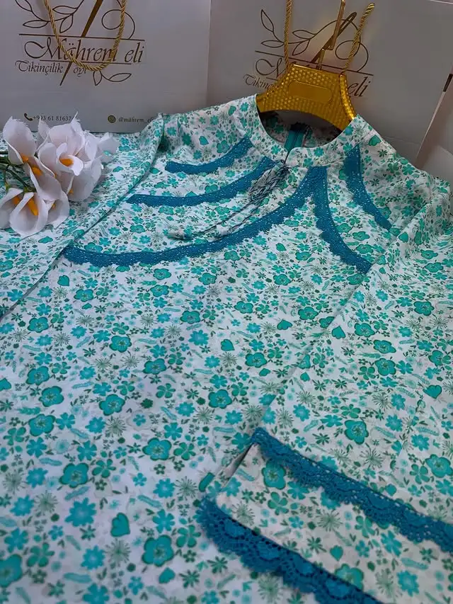 Türkmen fasonlar pombarh fasonlar Fasonlar 2025 fasonlar fason moda modalar Bezen bezen Türkmen fasonlar 2026 Türkmen fasonlar 2025 Türkmen fasonlar 2024 Türkmen fasonlar 2023 turkmenistan türkmenistan turkmen türkmen ashgabat  asgabat aşgabat balkan mary lebap dashoguz dasoguz daşoguz pombarh ponbarhat gulyupek gülýüpek stapel ştapel Gralan Çüýdeşen Abaýa Gadymy Krep Gurultaý 	Keteni Ýüpek Şifon Gipýur Lyon Welwet Atlas Kaşemir Streýç Suzana Ştapel Gülýüpek Pombarh Ýupka Gursakça Aksesuarlar Palto Penjek Okuw eşik Fata Sport eşik Uniforma Nakidka Öýme Şarf kompýuter ýaka ýaglyk Arenda köýnek 2nji el köýnek Taýyn köýnek Matalar Milli lybas milli lybaslar Toý köýnek Toý köýnekler toy koynek toy koynekler gundelik koynekler Gündelik	 
 köýnekler fata koynek Modern taze fason Eskiz koynektm turkmenkoynek türkmenkoynek fason moda moda fasonlar Iş eşik el iş	sada	ýakaly ýakasyz	keşdeli biserli	ýeňli giň nagyşly ýüregi açyk stoýka ýaka ýanly kombinasiýa 	zerli üsti aşak guşakly seçekli gysga ýeňli Ştapel Gündelik sada, ýakasyz, giň 17-25, 26-35 Ak, Gök tomus, guyz