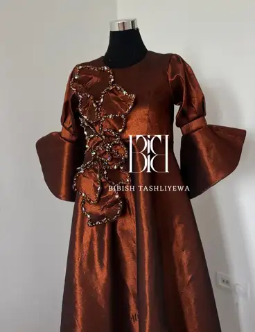 Türkmen fasonlar pombarh fasonlar Fasonlar 2025 fasonlar fason moda modalar Bezen bezen Türkmen fasonlar 2026 Türkmen fasonlar 2025 Türkmen fasonlar 2024 Türkmen fasonlar 2023 turkmenistan türkmenistan turkmen türkmen ashgabat  asgabat aşgabat balkan mary lebap dashoguz dasoguz daşoguz pombarh ponbarhat gulyupek gülýüpek stapel ştapel Gralan Çüýdeşen Abaýa Gadymy Krep Gurultaý 	Keteni Ýüpek Şifon Gipýur Lyon Welwet Atlas Kaşemir Streýç Suzana Ştapel Gülýüpek Pombarh Ýupka Gursakça Aksesuarlar Palto Penjek Okuw eşik Fata Sport eşik Uniforma Nakidka Öýme Şarf kompýuter ýaka ýaglyk Arenda köýnek 2nji el köýnek Taýyn köýnek Matalar Milli lybas milli lybaslar Toý köýnek Toý köýnekler toy koynek toy koynekler gundelik koynekler Gündelik	 
 köýnekler fata koynek Modern taze fason Eskiz koynektm turkmenkoynek türkmenkoynek fason moda moda fasonlar Iş eşik el iş	sada	ýakaly ýakasyz	keşdeli biserli	ýeňli giň nagyşly ýüregi açyk stoýka ýaka ýanly kombinasiýa 	zerli üsti aşak guşakly seçekli gysga ýeňli Şantu Toý köýnek el iş, ýakasyz, giň 26-35 Goňur yaz, tomus, guyz