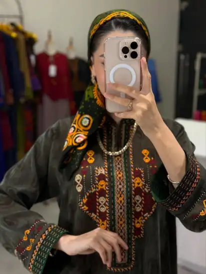 Türkmen fasonlar pombarh fasonlar Fasonlar 2025 fasonlar fason moda modalar Bezen bezen Türkmen fasonlar 2026 Türkmen fasonlar 2025 Türkmen fasonlar 2024 Türkmen fasonlar 2023 turkmenistan türkmenistan turkmen türkmen ashgabat  asgabat aşgabat balkan mary lebap dashoguz dasoguz daşoguz pombarh ponbarhat gulyupek gülýüpek stapel ştapel Gralan Çüýdeşen Abaýa Gadymy Krep Gurultaý 	Keteni Ýüpek Şifon Gipýur Lyon Welwet Atlas Kaşemir Streýç Suzana Ştapel Gülýüpek Pombarh Ýupka Gursakça Aksesuarlar Palto Penjek Okuw eşik Fata Sport eşik Uniforma Nakidka Öýme Şarf kompýuter ýaka ýaglyk Arenda köýnek 2nji el köýnek Taýyn köýnek Matalar Milli lybas milli lybaslar Toý köýnek Toý köýnekler toy koynek toy koynekler gundelik koynekler Gündelik	 
 köýnekler fata koynek Modern taze fason Eskiz koynektm turkmenkoynek türkmenkoynek fason moda moda fasonlar Iş eşik el iş	sada	ýakaly ýakasyz	keşdeli biserli	ýeňli giň nagyşly ýüregi açyk stoýka ýaka ýanly kombinasiýa 	zerli üsti aşak guşakly seçekli gysga ýeňli 