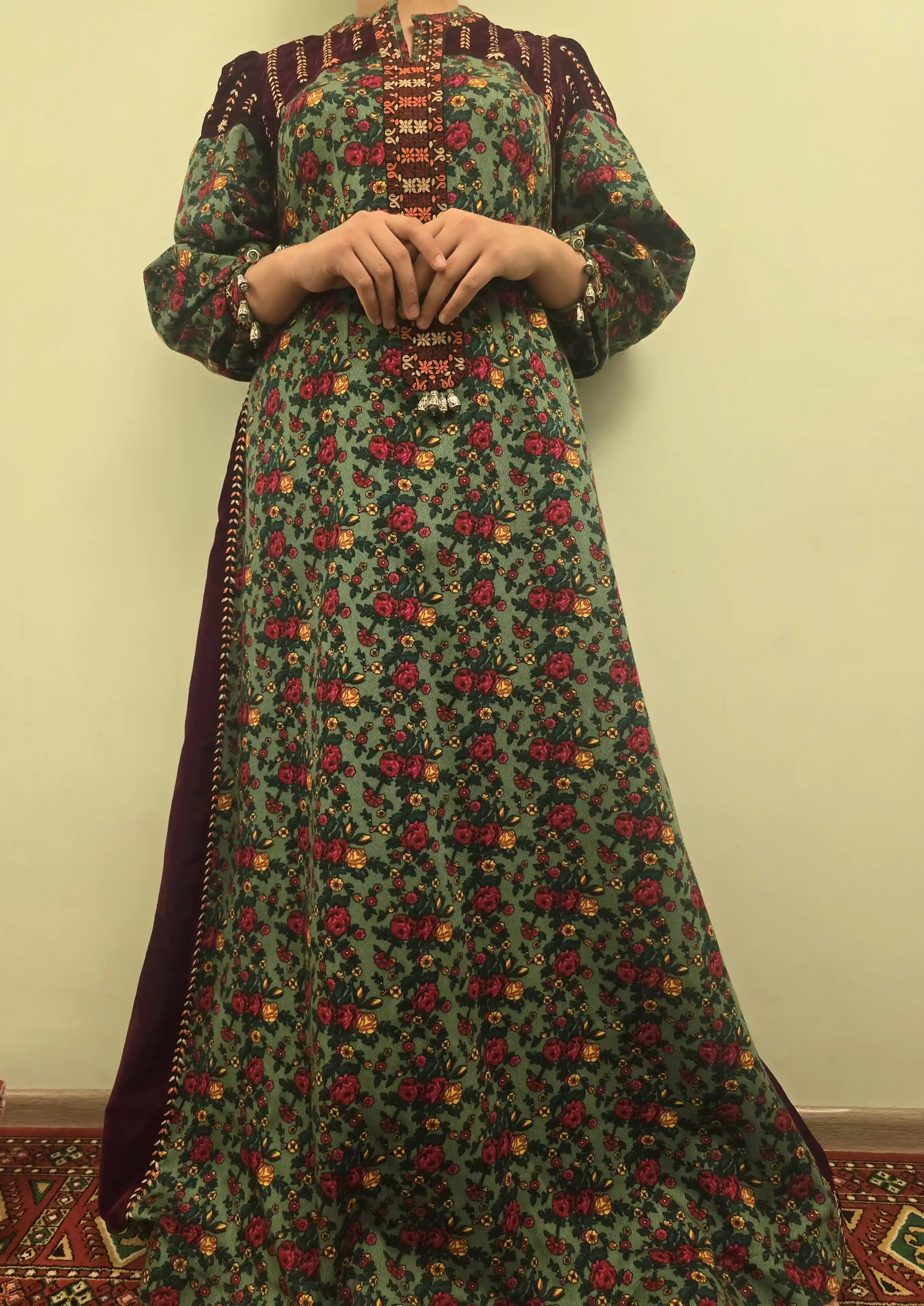 Türkmen fasonlar pombarh fasonlar Fasonlar 2025 fasonlar fason moda modalar Bezen bezen Türkmen fasonlar 2026 Türkmen fasonlar 2025 Türkmen fasonlar 2024 Türkmen fasonlar 2023 turkmenistan türkmenistan turkmen türkmen ashgabat  asgabat aşgabat balkan mary lebap dashoguz dasoguz daşoguz pombarh ponbarhat gulyupek gülýüpek stapel ştapel Gralan Çüýdeşen Abaýa Gadymy Krep Gurultaý 	Keteni Ýüpek Şifon Gipýur Lyon Welwet Atlas Kaşemir Streýç Suzana Ştapel Gülýüpek Pombarh Ýupka Gursakça Aksesuarlar Palto Penjek Okuw eşik Fata Sport eşik Uniforma Nakidka Öýme Şarf kompýuter ýaka ýaglyk Arenda köýnek 2nji el köýnek Taýyn köýnek Matalar Milli lybas milli lybaslar Toý köýnek Toý köýnekler toy koynek toy koynekler gundelik koynekler Gündelik	 
 köýnekler fata koynek Modern taze fason Eskiz koynektm turkmenkoynek türkmenkoynek fason moda moda fasonlar Iş eşik el iş	sada	ýakaly ýakasyz	keşdeli biserli	ýeňli giň nagyşly ýüregi açyk stoýka ýaka ýanly kombinasiýa 	zerli üsti aşak guşakly seçekli gysga ýeňli Gurultaý Toý köýnek ýakaly, ýeňli, giň 17-25, 26-35 Ýaşyl, Goňur yaz, tomus, guyz 2nji el