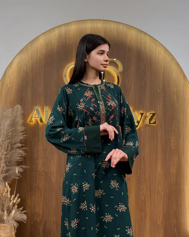 Türkmen fasonlar pombarh fasonlar Fasonlar 2025 fasonlar fason moda modalar Bezen bezen Türkmen fasonlar 2026 Türkmen fasonlar 2025 Türkmen fasonlar 2024 Türkmen fasonlar 2023 turkmenistan türkmenistan turkmen türkmen ashgabat  asgabat aşgabat balkan mary lebap dashoguz dasoguz daşoguz pombarh ponbarhat gulyupek gülýüpek stapel ştapel Gralan Çüýdeşen Abaýa Gadymy Krep Gurultaý 	Keteni Ýüpek Şifon Gipýur Lyon Welwet Atlas Kaşemir Streýç Suzana Ştapel Gülýüpek Pombarh Ýupka Gursakça Aksesuarlar Palto Penjek Okuw eşik Fata Sport eşik Uniforma Nakidka Öýme Şarf kompýuter ýaka ýaglyk Arenda köýnek 2nji el köýnek Taýyn köýnek Matalar Milli lybas milli lybaslar Toý köýnek Toý köýnekler toy koynek toy koynekler gundelik koynekler Gündelik	 
 köýnekler fata koynek Modern taze fason Eskiz koynektm turkmenkoynek türkmenkoynek fason moda moda fasonlar Iş eşik el iş	sada	ýakaly ýakasyz	keşdeli biserli	ýeňli giň nagyşly ýüregi açyk stoýka ýaka ýanly kombinasiýa 	zerli üsti aşak guşakly seçekli gysga ýeňli Toý köýnek, Gündelik el iş, ýakaly, ýeňli, giň 17-25, 26-35 Goýy-gyzyl, Goýy-ýaşyl yaz, tomus