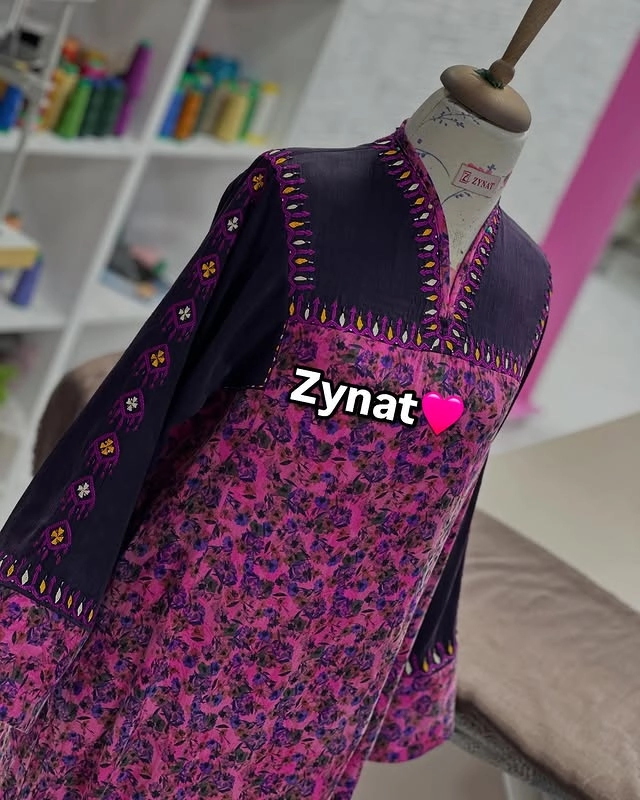 Türkmen fasonlar pombarh fasonlar Fasonlar 2025 fasonlar fason moda modalar Bezen bezen Türkmen fasonlar 2026 Türkmen fasonlar 2025 Türkmen fasonlar 2024 Türkmen fasonlar 2023 turkmenistan türkmenistan turkmen türkmen ashgabat  asgabat aşgabat balkan mary lebap dashoguz dasoguz daşoguz pombarh ponbarhat gulyupek gülýüpek stapel ştapel Gralan Çüýdeşen Abaýa Gadymy Krep Gurultaý 	Keteni Ýüpek Şifon Gipýur Lyon Welwet Atlas Kaşemir Streýç Suzana Ştapel Gülýüpek Pombarh Ýupka Gursakça Aksesuarlar Palto Penjek Okuw eşik Fata Sport eşik Uniforma Nakidka Öýme Şarf kompýuter ýaka ýaglyk Arenda köýnek 2nji el köýnek Taýyn köýnek Matalar Milli lybas milli lybaslar Toý köýnek Toý köýnekler toy koynek toy koynekler gundelik koynekler Gündelik	 
 köýnekler fata koynek Modern taze fason Eskiz koynektm turkmenkoynek türkmenkoynek fason moda moda fasonlar Iş eşik el iş	sada	ýakaly ýakasyz	keşdeli biserli	ýeňli giň nagyşly ýüregi açyk stoýka ýaka ýanly kombinasiýa 	zerli üsti aşak guşakly seçekli gysga ýeňli Gülýüpek, Ştapel, Ýüpek Iş eşik el iş, ýakaly, ýeňli, giň 17-25, 26-35 Gülgüne, #4B2C75 yaz, tomus