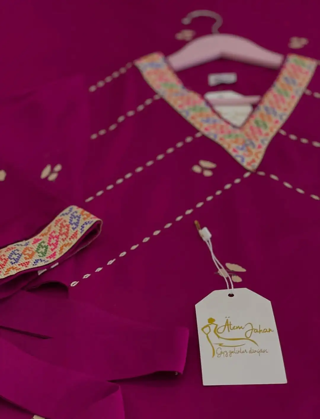 Türkmen fasonlar pombarh fasonlar Fasonlar 2025 fasonlar fason moda modalar Bezen bezen Türkmen fasonlar 2026 Türkmen fasonlar 2025 Türkmen fasonlar 2024 Türkmen fasonlar 2023 turkmenistan türkmenistan turkmen türkmen ashgabat  asgabat aşgabat balkan mary lebap dashoguz dasoguz daşoguz pombarh ponbarhat gulyupek gülýüpek stapel ştapel Gralan Çüýdeşen Abaýa Gadymy Krep Gurultaý 	Keteni Ýüpek Şifon Gipýur Lyon Welwet Atlas Kaşemir Streýç Suzana Ştapel Gülýüpek Pombarh Ýupka Gursakça Aksesuarlar Palto Penjek Okuw eşik Fata Sport eşik Uniforma Nakidka Öýme Şarf kompýuter ýaka ýaglyk Arenda köýnek 2nji el köýnek Taýyn köýnek Matalar Milli lybas milli lybaslar Toý köýnek Toý köýnekler toy koynek toy koynekler gundelik koynekler Gündelik	 
 köýnekler fata koynek Modern taze fason Eskiz koynektm turkmenkoynek türkmenkoynek fason moda moda fasonlar Iş eşik el iş	sada	ýakaly ýakasyz	keşdeli biserli	ýeňli giň nagyşly ýüregi açyk stoýka ýaka ýanly kombinasiýa 	zerli üsti aşak guşakly seçekli gysga ýeňli 