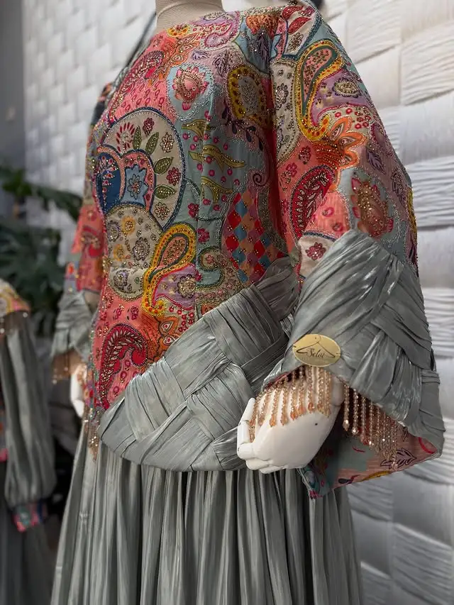 Türkmen fasonlar pombarh fasonlar Fasonlar 2025 fasonlar fason moda modalar Bezen bezen Türkmen fasonlar 2026 Türkmen fasonlar 2025 Türkmen fasonlar 2024 Türkmen fasonlar 2023 turkmenistan türkmenistan turkmen türkmen ashgabat  asgabat aşgabat balkan mary lebap dashoguz dasoguz daşoguz pombarh ponbarhat gulyupek gülýüpek stapel ştapel Gralan Çüýdeşen Abaýa Gadymy Krep Gurultaý 	Keteni Ýüpek Şifon Gipýur Lyon Welwet Atlas Kaşemir Streýç Suzana Ştapel Gülýüpek Pombarh Ýupka Gursakça Aksesuarlar Palto Penjek Okuw eşik Fata Sport eşik Uniforma Nakidka Öýme Şarf kompýuter ýaka ýaglyk Arenda köýnek 2nji el köýnek Taýyn köýnek Matalar Milli lybas milli lybaslar Toý köýnek Toý köýnekler toy koynek toy koynekler gundelik koynekler Gündelik	 
 köýnekler fata koynek Modern taze fason Eskiz koynektm turkmenkoynek türkmenkoynek fason moda moda fasonlar Iş eşik el iş	sada	ýakaly ýakasyz	keşdeli biserli	ýeňli giň nagyşly ýüregi açyk stoýka ýaka ýanly kombinasiýa 	zerli üsti aşak guşakly seçekli gysga ýeňli Parça, tafda Toý köýnek ýakasyz, ýeňli, giň 12-16, 26-35, 35+ Wizon yaz, guyz, gysh