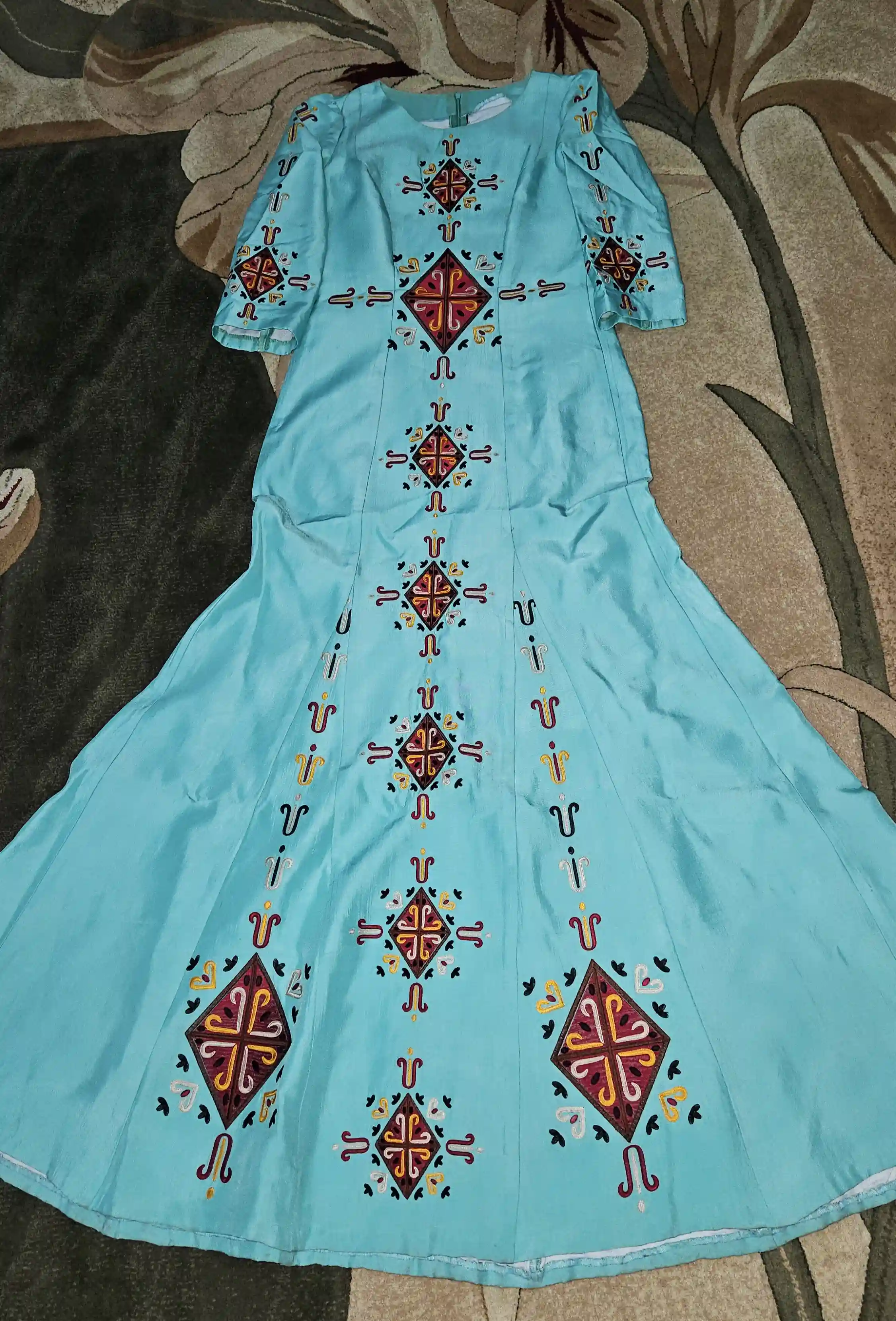 Türkmen fasonlar pombarh fasonlar Fasonlar 2025 fasonlar fason moda modalar Bezen bezen Türkmen fasonlar 2026 Türkmen fasonlar 2025 Türkmen fasonlar 2024 Türkmen fasonlar 2023 turkmenistan türkmenistan turkmen türkmen ashgabat  asgabat aşgabat balkan mary lebap dashoguz dasoguz daşoguz pombarh ponbarhat gulyupek gülýüpek stapel ştapel Gralan Çüýdeşen Abaýa Gadymy Krep Gurultaý 	Keteni Ýüpek Şifon Gipýur Lyon Welwet Atlas Kaşemir Streýç Suzana Ştapel Gülýüpek Pombarh Ýupka Gursakça Aksesuarlar Palto Penjek Okuw eşik Fata Sport eşik Uniforma Nakidka Öýme Şarf kompýuter ýaka ýaglyk Arenda köýnek 2nji el köýnek Taýyn köýnek Matalar Milli lybas milli lybaslar Toý köýnek Toý köýnekler toy koynek toy koynekler gundelik koynekler Gündelik	 
 köýnekler fata koynek Modern taze fason Eskiz koynektm turkmenkoynek türkmenkoynek fason moda moda fasonlar Iş eşik el iş	sada	ýakaly ýakasyz	keşdeli biserli	ýeňli giň nagyşly ýüregi açyk stoýka ýaka ýanly kombinasiýa 	zerli üsti aşak guşakly seçekli gysga ýeňli Keteni Toý köýnek sada, ýakasyz, ýeňli 26-35 Gök yaz, tomus, guyz 2nji el