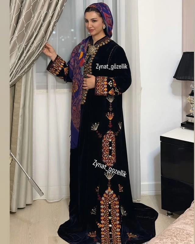 Türkmen fasonlar pombarh fasonlar Fasonlar 2025 fasonlar fason moda modalar Bezen bezen Türkmen fasonlar 2026 Türkmen fasonlar 2025 Türkmen fasonlar 2024 Türkmen fasonlar 2023 turkmenistan türkmenistan turkmen türkmen ashgabat  asgabat aşgabat balkan mary lebap dashoguz dasoguz daşoguz pombarh ponbarhat gulyupek gülýüpek stapel ştapel Gralan Çüýdeşen Abaýa Gadymy Krep Gurultaý 	Keteni Ýüpek Şifon Gipýur Lyon Welwet Atlas Kaşemir Streýç Suzana Ştapel Gülýüpek Pombarh Ýupka Gursakça Aksesuarlar Palto Penjek Okuw eşik Fata Sport eşik Uniforma Nakidka Öýme Şarf kompýuter ýaka ýaglyk Arenda köýnek 2nji el köýnek Taýyn köýnek Matalar Milli lybas milli lybaslar Toý köýnek Toý köýnekler toy koynek toy koynekler gundelik koynekler Gündelik	 
 köýnekler fata koynek Modern taze fason Eskiz koynektm turkmenkoynek türkmenkoynek fason moda moda fasonlar Iş eşik el iş	sada	ýakaly ýakasyz	keşdeli biserli	ýeňli giň nagyşly ýüregi açyk stoýka ýaka ýanly kombinasiýa 	zerli üsti aşak guşakly seçekli gysga ýeňli Panbarhat (Pombarh) Toý köýnek, Milli lybas el iş, keşdeli, ýakaly, ýeňli, giň, nagyşly 26-35, 35+ Gara, Goýy-gök yaz, gysh