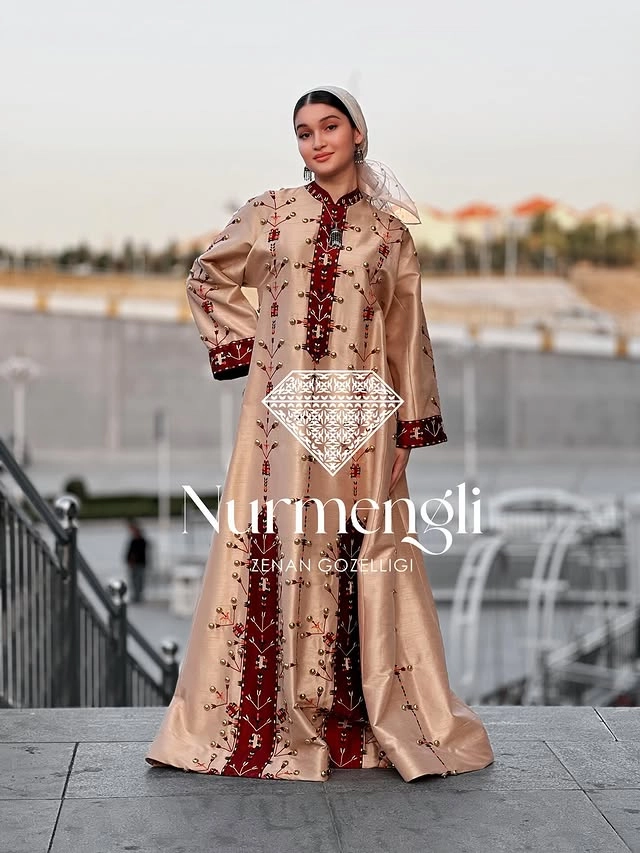 Türkmen fasonlar pombarh fasonlar Fasonlar 2025 fasonlar fason moda modalar Bezen bezen Türkmen fasonlar 2026 Türkmen fasonlar 2025 Türkmen fasonlar 2024 Türkmen fasonlar 2023 turkmenistan türkmenistan turkmen türkmen ashgabat  asgabat aşgabat balkan mary lebap dashoguz dasoguz daşoguz pombarh ponbarhat gulyupek gülýüpek stapel ştapel Gralan Çüýdeşen Abaýa Gadymy Krep Gurultaý 	Keteni Ýüpek Şifon Gipýur Lyon Welwet Atlas Kaşemir Streýç Suzana Ştapel Gülýüpek Pombarh Ýupka Gursakça Aksesuarlar Palto Penjek Okuw eşik Fata Sport eşik Uniforma Nakidka Öýme Şarf kompýuter ýaka ýaglyk Arenda köýnek 2nji el köýnek Taýyn köýnek Matalar Milli lybas milli lybaslar Toý köýnek Toý köýnekler toy koynek toy koynekler gundelik koynekler Gündelik	 
 köýnekler fata koynek Modern taze fason Eskiz koynektm turkmenkoynek türkmenkoynek fason moda moda fasonlar Iş eşik el iş	sada	ýakaly ýakasyz	keşdeli biserli	ýeňli giň nagyşly ýüregi açyk stoýka ýaka ýanly kombinasiýa 	zerli üsti aşak guşakly seçekli gysga ýeňli Gipýur, Ýüpek, Keteni, Şantu Milli lybas el iş, keşdeli, ýakaly, ýanly, ýeňli, giň, nagyşly 17-25, 26-35 Bežewyý, Altyn yaz, tomus, guyz, gysh