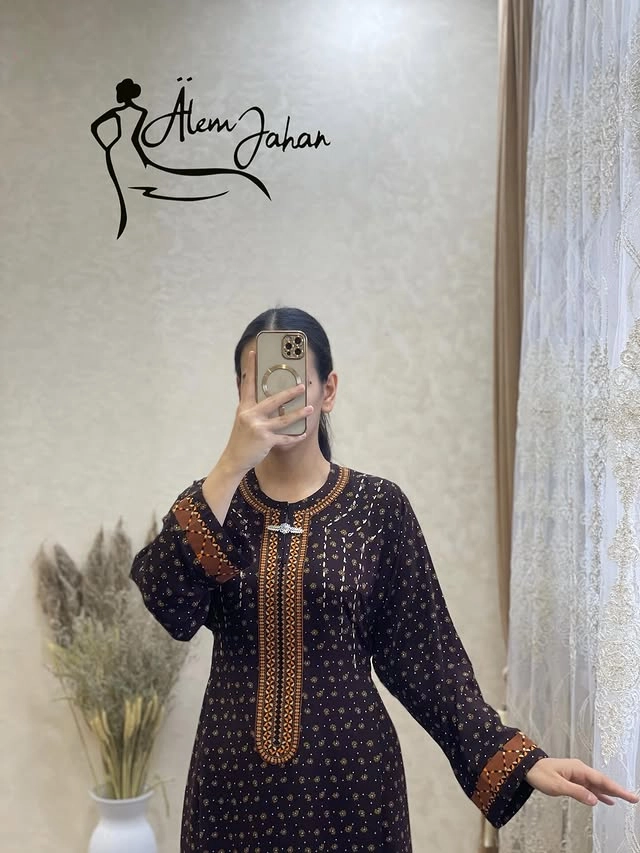 Türkmen fasonlar pombarh fasonlar Fasonlar 2025 fasonlar fason moda modalar Bezen bezen Türkmen fasonlar 2026 Türkmen fasonlar 2025 Türkmen fasonlar 2024 Türkmen fasonlar 2023 turkmenistan türkmenistan turkmen türkmen ashgabat  asgabat aşgabat balkan mary lebap dashoguz dasoguz daşoguz pombarh ponbarhat gulyupek gülýüpek stapel ştapel Gralan Çüýdeşen Abaýa Gadymy Krep Gurultaý 	Keteni Ýüpek Şifon Gipýur Lyon Welwet Atlas Kaşemir Streýç Suzana Ştapel Gülýüpek Pombarh Ýupka Gursakça Aksesuarlar Palto Penjek Okuw eşik Fata Sport eşik Uniforma Nakidka Öýme Şarf kompýuter ýaka ýaglyk Arenda köýnek 2nji el köýnek Taýyn köýnek Matalar Milli lybas milli lybaslar Toý köýnek Toý köýnekler toy koynek toy koynekler gundelik koynekler Gündelik	 
 köýnekler fata koynek Modern taze fason Eskiz koynektm turkmenkoynek türkmenkoynek fason moda moda fasonlar Iş eşik el iş	sada	ýakaly ýakasyz	keşdeli biserli	ýeňli giň nagyşly ýüregi açyk stoýka ýaka ýanly kombinasiýa 	zerli üsti aşak guşakly seçekli gysga ýeňli Ştapel Gündelik ýakaly, ýeňli, giň 17-25, 26-35, 35+ Goňur, Goýy-goňur yaz, tomus, guyz, gysh