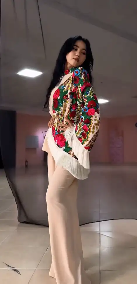 Türkmen fasonlar pombarh fasonlar Fasonlar 2025 fasonlar fason moda modalar Bezen bezen Türkmen fasonlar 2026 Türkmen fasonlar 2025 Türkmen fasonlar 2024 Türkmen fasonlar 2023 turkmenistan türkmenistan turkmen türkmen ashgabat  asgabat aşgabat balkan mary lebap dashoguz dasoguz daşoguz pombarh ponbarhat gulyupek gülýüpek stapel ştapel Gralan Çüýdeşen Abaýa Gadymy Krep Gurultaý 	Keteni Ýüpek Şifon Gipýur Lyon Welwet Atlas Kaşemir Streýç Suzana Ştapel Gülýüpek Pombarh Ýupka Gursakça Aksesuarlar Palto Penjek Okuw eşik Fata Sport eşik Uniforma Nakidka Öýme Şarf kompýuter ýaka ýaglyk Arenda köýnek 2nji el köýnek Taýyn köýnek Matalar Milli lybas milli lybaslar Toý köýnek Toý köýnekler toy koynek toy koynekler gundelik koynekler Gündelik	 
 köýnekler fata koynek Modern taze fason Eskiz koynektm turkmenkoynek türkmenkoynek fason moda moda fasonlar Iş eşik el iş	sada	ýakaly ýakasyz	keşdeli biserli	ýeňli giň nagyşly ýüregi açyk stoýka ýaka ýanly kombinasiýa 	zerli üsti aşak guşakly seçekli gysga ýeňli Modern el iş, ýakasyz, ýeňli, giň, kombinasiýa, üsti aşak 17-25, 26-35 Bežewyý, Goýy-gyzyl yaz, tomus, guyz