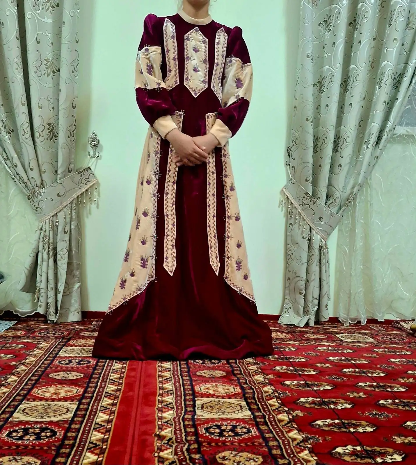 Türkmen fasonlar pombarh fasonlar Fasonlar 2025 fasonlar fason moda modalar Bezen bezen Türkmen fasonlar 2026 Türkmen fasonlar 2025 Türkmen fasonlar 2024 Türkmen fasonlar 2023 turkmenistan türkmenistan turkmen türkmen ashgabat  asgabat aşgabat balkan mary lebap dashoguz dasoguz daşoguz pombarh ponbarhat gulyupek gülýüpek stapel ştapel Gralan Çüýdeşen Abaýa Gadymy Krep Gurultaý 	Keteni Ýüpek Şifon Gipýur Lyon Welwet Atlas Kaşemir Streýç Suzana Ştapel Gülýüpek Pombarh Ýupka Gursakça Aksesuarlar Palto Penjek Okuw eşik Fata Sport eşik Uniforma Nakidka Öýme Şarf kompýuter ýaka ýaglyk Arenda köýnek 2nji el köýnek Taýyn köýnek Matalar Milli lybas milli lybaslar Toý köýnek Toý köýnekler toy koynek toy koynekler gundelik koynekler Gündelik	 
 köýnekler fata koynek Modern taze fason Eskiz koynektm turkmenkoynek türkmenkoynek fason moda moda fasonlar Iş eşik el iş	sada	ýakaly ýakasyz	keşdeli biserli	ýeňli giň nagyşly ýüregi açyk stoýka ýaka ýanly kombinasiýa 	zerli üsti aşak guşakly seçekli gysga ýeňli Panbarhat (Pombarh) Toý köýnek keşdeli, ýakasyz, ýeňli, giň, nagyşly 17-25, 26-35 Bežewyý, Goňur yaz, guyz, gysh 2nji el