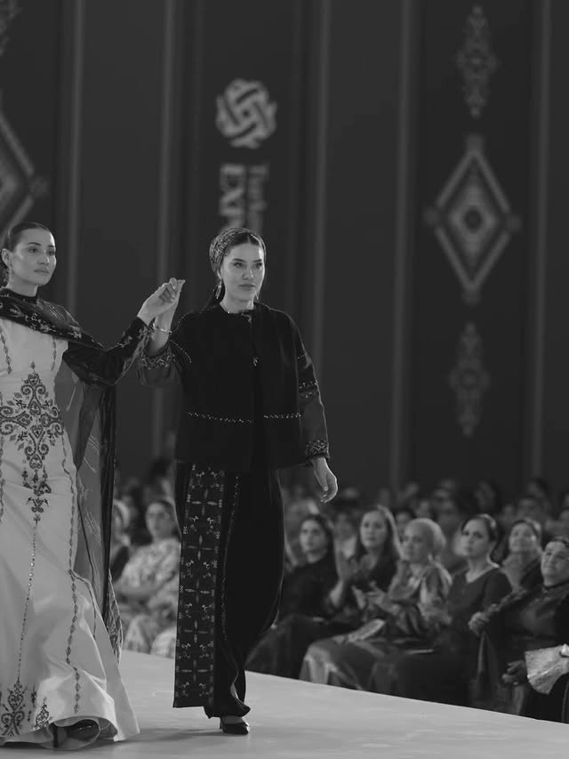 Türkmen fasonlar pombarh fasonlar Fasonlar 2025 fasonlar fason moda modalar Bezen bezen Türkmen fasonlar 2026 Türkmen fasonlar 2025 Türkmen fasonlar 2024 Türkmen fasonlar 2023 turkmenistan türkmenistan turkmen türkmen ashgabat  asgabat aşgabat balkan mary lebap dashoguz dasoguz daşoguz pombarh ponbarhat gulyupek gülýüpek stapel ştapel Gralan Çüýdeşen Abaýa Gadymy Krep Gurultaý 	Keteni Ýüpek Şifon Gipýur Lyon Welwet Atlas Kaşemir Streýç Suzana Ştapel Gülýüpek Pombarh Ýupka Gursakça Aksesuarlar Palto Penjek Okuw eşik Fata Sport eşik Uniforma Nakidka Öýme Şarf kompýuter ýaka ýaglyk Arenda köýnek 2nji el köýnek Taýyn köýnek Matalar Milli lybas milli lybaslar Toý köýnek Toý köýnekler toy koynek toy koynekler gundelik koynekler Gündelik	 
 köýnekler fata koynek Modern taze fason Eskiz koynektm turkmenkoynek türkmenkoynek fason moda moda fasonlar Iş eşik el iş	sada	ýakaly ýakasyz	keşdeli biserli	ýeňli giň nagyşly ýüregi açyk stoýka ýaka ýanly kombinasiýa 	zerli üsti aşak guşakly seçekli gysga ýeňli Modern TürkmenTextile Expo 2025 12-16, 17-25, 26-35, 35+  yaz, tomus, guyz, gysh