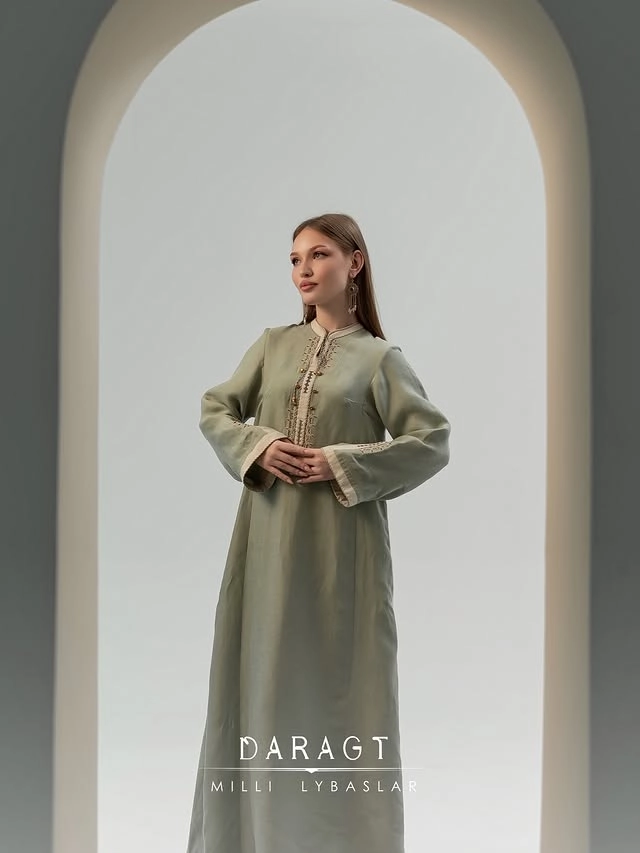 Türkmen fasonlar pombarh fasonlar Fasonlar 2025 fasonlar fason moda modalar Bezen bezen Türkmen fasonlar 2026 Türkmen fasonlar 2025 Türkmen fasonlar 2024 Türkmen fasonlar 2023 turkmenistan türkmenistan turkmen türkmen ashgabat  asgabat aşgabat balkan mary lebap dashoguz dasoguz daşoguz pombarh ponbarhat gulyupek gülýüpek stapel ştapel Gralan Çüýdeşen Abaýa Gadymy Krep Gurultaý 	Keteni Ýüpek Şifon Gipýur Lyon Welwet Atlas Kaşemir Streýç Suzana Ştapel Gülýüpek Pombarh Ýupka Gursakça Aksesuarlar Palto Penjek Okuw eşik Fata Sport eşik Uniforma Nakidka Öýme Şarf kompýuter ýaka ýaglyk Arenda köýnek 2nji el köýnek Taýyn köýnek Matalar Milli lybas milli lybaslar Toý köýnek Toý köýnekler toy koynek toy koynekler gundelik koynekler Gündelik	 
 köýnekler fata koynek Modern taze fason Eskiz koynektm turkmenkoynek türkmenkoynek fason moda moda fasonlar Iş eşik el iş	sada	ýakaly ýakasyz	keşdeli biserli	ýeňli giň nagyşly ýüregi açyk stoýka ýaka ýanly kombinasiýa 	zerli üsti aşak guşakly seçekli gysga ýeňli Gündelik ýakaly, ýeňli, giň 17-25, 26-35  yaz, guyz, gysh