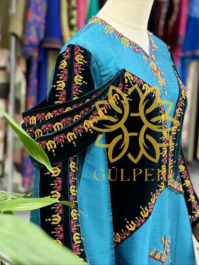 Türkmen fasonlar pombarh fasonlar Fasonlar 2025 fasonlar fason moda modalar Bezen bezen Türkmen fasonlar 2026 Türkmen fasonlar 2025 Türkmen fasonlar 2024 Türkmen fasonlar 2023 turkmenistan türkmenistan turkmen türkmen ashgabat  asgabat aşgabat balkan mary lebap dashoguz dasoguz daşoguz pombarh ponbarhat gulyupek gülýüpek stapel ştapel Gralan Çüýdeşen Abaýa Gadymy Krep Gurultaý 	Keteni Ýüpek Şifon Gipýur Lyon Welwet Atlas Kaşemir Streýç Suzana Ştapel Gülýüpek Pombarh Ýupka Gursakça Aksesuarlar Palto Penjek Okuw eşik Fata Sport eşik Uniforma Nakidka Öýme Şarf kompýuter ýaka ýaglyk Arenda köýnek 2nji el köýnek Taýyn köýnek Matalar Milli lybas milli lybaslar Toý köýnek Toý köýnekler toy koynek toy koynekler gundelik koynekler Gündelik	 
 köýnekler fata koynek Modern taze fason Eskiz koynektm turkmenkoynek türkmenkoynek fason moda moda fasonlar Iş eşik el iş	sada	ýakaly ýakasyz	keşdeli biserli	ýeňli giň nagyşly ýüregi açyk stoýka ýaka ýanly kombinasiýa 	zerli üsti aşak guşakly seçekli gysga ýeňli 