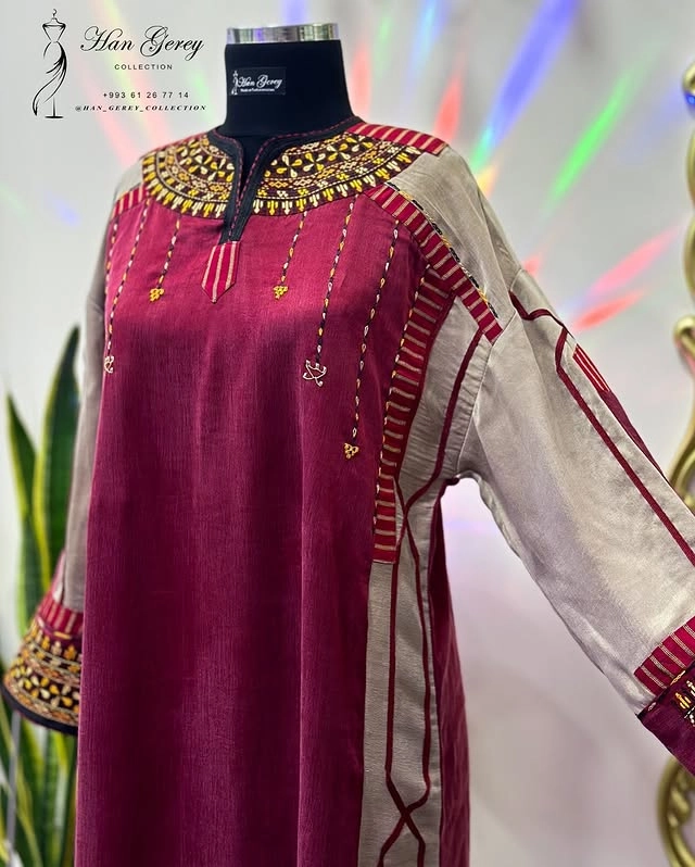 Türkmen fasonlar pombarh fasonlar Fasonlar 2025 fasonlar fason moda modalar Bezen bezen Türkmen fasonlar 2026 Türkmen fasonlar 2025 Türkmen fasonlar 2024 Türkmen fasonlar 2023 turkmenistan türkmenistan turkmen türkmen ashgabat  asgabat aşgabat balkan mary lebap dashoguz dasoguz daşoguz pombarh ponbarhat gulyupek gülýüpek stapel ştapel Gralan Çüýdeşen Abaýa Gadymy Krep Gurultaý 	Keteni Ýüpek Şifon Gipýur Lyon Welwet Atlas Kaşemir Streýç Suzana Ştapel Gülýüpek Pombarh Ýupka Gursakça Aksesuarlar Palto Penjek Okuw eşik Fata Sport eşik Uniforma Nakidka Öýme Şarf kompýuter ýaka ýaglyk Arenda köýnek 2nji el köýnek Taýyn köýnek Matalar Milli lybas milli lybaslar Toý köýnek Toý köýnekler toy koynek toy koynekler gundelik koynekler Gündelik	 
 köýnekler fata koynek Modern taze fason Eskiz koynektm turkmenkoynek türkmenkoynek fason moda moda fasonlar Iş eşik el iş	sada	ýakaly ýakasyz	keşdeli biserli	ýeňli giň nagyşly ýüregi açyk stoýka ýaka ýanly kombinasiýa 	zerli üsti aşak guşakly seçekli gysga ýeňli Gülýüpek Toý köýnek, Milli lybas el iş, keşdeli, ýakaly, ýeňli, giň, nagyşly 26-35, 35+ Goýy-gyzyl, Wizon yaz, tomus, guyz