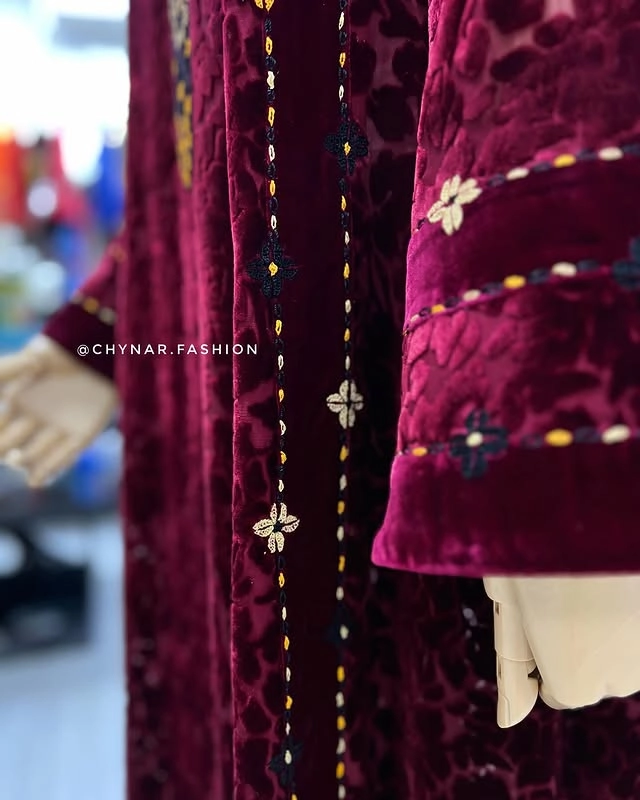 Türkmen fasonlar pombarh fasonlar Fasonlar 2025 fasonlar fason moda modalar Bezen bezen Türkmen fasonlar 2026 Türkmen fasonlar 2025 Türkmen fasonlar 2024 Türkmen fasonlar 2023 turkmenistan türkmenistan turkmen türkmen ashgabat  asgabat aşgabat balkan mary lebap dashoguz dasoguz daşoguz pombarh ponbarhat gulyupek gülýüpek stapel ştapel Gralan Çüýdeşen Abaýa Gadymy Krep Gurultaý 	Keteni Ýüpek Şifon Gipýur Lyon Welwet Atlas Kaşemir Streýç Suzana Ştapel Gülýüpek Pombarh Ýupka Gursakça Aksesuarlar Palto Penjek Okuw eşik Fata Sport eşik Uniforma Nakidka Öýme Şarf kompýuter ýaka ýaglyk Arenda köýnek 2nji el köýnek Taýyn köýnek Matalar Milli lybas milli lybaslar Toý köýnek Toý köýnekler toy koynek toy koynekler gundelik koynekler Gündelik	 
 köýnekler fata koynek Modern taze fason Eskiz koynektm turkmenkoynek türkmenkoynek fason moda moda fasonlar Iş eşik el iş	sada	ýakaly ýakasyz	keşdeli biserli	ýeňli giň nagyşly ýüregi açyk stoýka ýaka ýanly kombinasiýa 	zerli üsti aşak guşakly seçekli gysga ýeňli Panbarhat (Pombarh) Toý köýnek, Milli lybas el iş, keşdeli, ýakaly, ýanly, ýeňli, giň, nagyşly 26-35 Goýy-gyzyl yaz, guyz, gysh