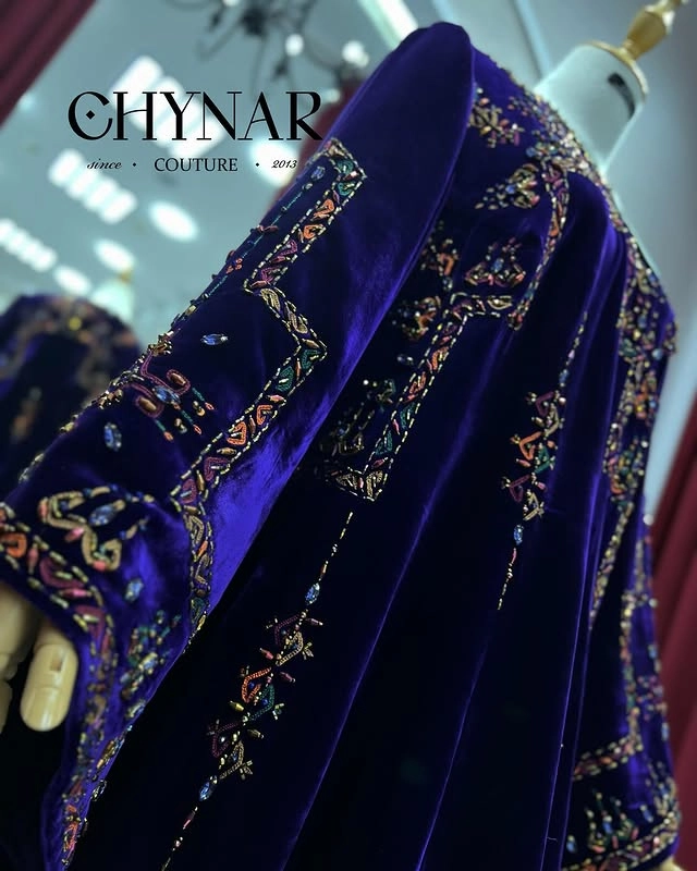 Türkmen fasonlar pombarh fasonlar Fasonlar 2025 fasonlar fason moda modalar Bezen bezen Türkmen fasonlar 2026 Türkmen fasonlar 2025 Türkmen fasonlar 2024 Türkmen fasonlar 2023 turkmenistan türkmenistan turkmen türkmen ashgabat  asgabat aşgabat balkan mary lebap dashoguz dasoguz daşoguz pombarh ponbarhat gulyupek gülýüpek stapel ştapel Gralan Çüýdeşen Abaýa Gadymy Krep Gurultaý 	Keteni Ýüpek Şifon Gipýur Lyon Welwet Atlas Kaşemir Streýç Suzana Ştapel Gülýüpek Pombarh Ýupka Gursakça Aksesuarlar Palto Penjek Okuw eşik Fata Sport eşik Uniforma Nakidka Öýme Şarf kompýuter ýaka ýaglyk Arenda köýnek 2nji el köýnek Taýyn köýnek Matalar Milli lybas milli lybaslar Toý köýnek Toý köýnekler toy koynek toy koynekler gundelik koynekler Gündelik	 
 köýnekler fata koynek Modern taze fason Eskiz koynektm turkmenkoynek türkmenkoynek fason moda moda fasonlar Iş eşik el iş	sada	ýakaly ýakasyz	keşdeli biserli	ýeňli giň nagyşly ýüregi açyk stoýka ýaka ýanly kombinasiýa 	zerli üsti aşak guşakly seçekli gysga ýeňli Panbarhat (Pombarh) Toý köýnek el iş, keşdeli, ýakasyz, biserli, ýanly, ýeňli, giň, nagyşly 26-35 Goýy-gök yaz, guyz, gysh