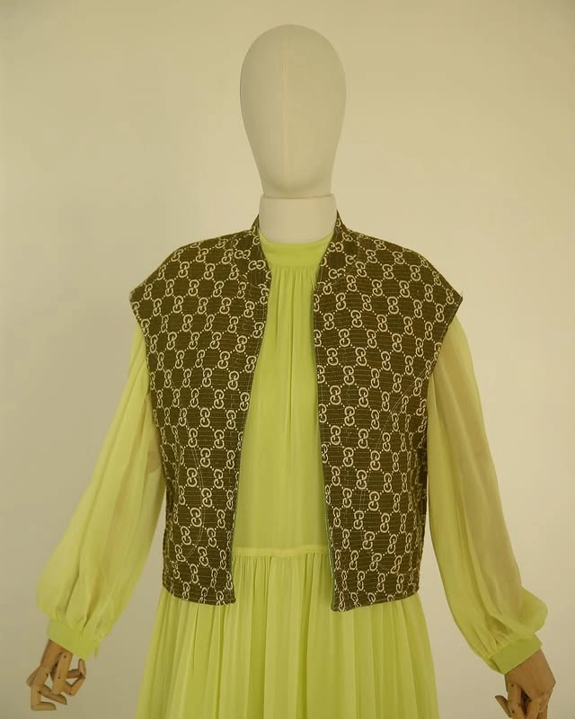 Türkmen fasonlar pombarh fasonlar Fasonlar 2025 fasonlar fason moda modalar Bezen bezen Türkmen fasonlar 2026 Türkmen fasonlar 2025 Türkmen fasonlar 2024 Türkmen fasonlar 2023 turkmenistan türkmenistan turkmen türkmen ashgabat  asgabat aşgabat balkan mary lebap dashoguz dasoguz daşoguz pombarh ponbarhat gulyupek gülýüpek stapel ştapel Gralan Çüýdeşen Abaýa Gadymy Krep Gurultaý 	Keteni Ýüpek Şifon Gipýur Lyon Welwet Atlas Kaşemir Streýç Suzana Ştapel Gülýüpek Pombarh Ýupka Gursakça Aksesuarlar Palto Penjek Okuw eşik Fata Sport eşik Uniforma Nakidka Öýme Şarf kompýuter ýaka ýaglyk Arenda köýnek 2nji el köýnek Taýyn köýnek Matalar Milli lybas milli lybaslar Toý köýnek Toý köýnekler toy koynek toy koynekler gundelik koynekler Gündelik	 
 köýnekler fata koynek Modern taze fason Eskiz koynektm turkmenkoynek türkmenkoynek fason moda moda fasonlar Iş eşik el iş	sada	ýakaly ýakasyz	keşdeli biserli	ýeňli giň nagyşly ýüregi açyk stoýka ýaka ýanly kombinasiýa 	zerli üsti aşak guşakly seçekli gysga ýeňli el iş, ýakasyz, ýeňli, giň 17-25, 26-35 Sary  Penjek, Taýyn köýnek