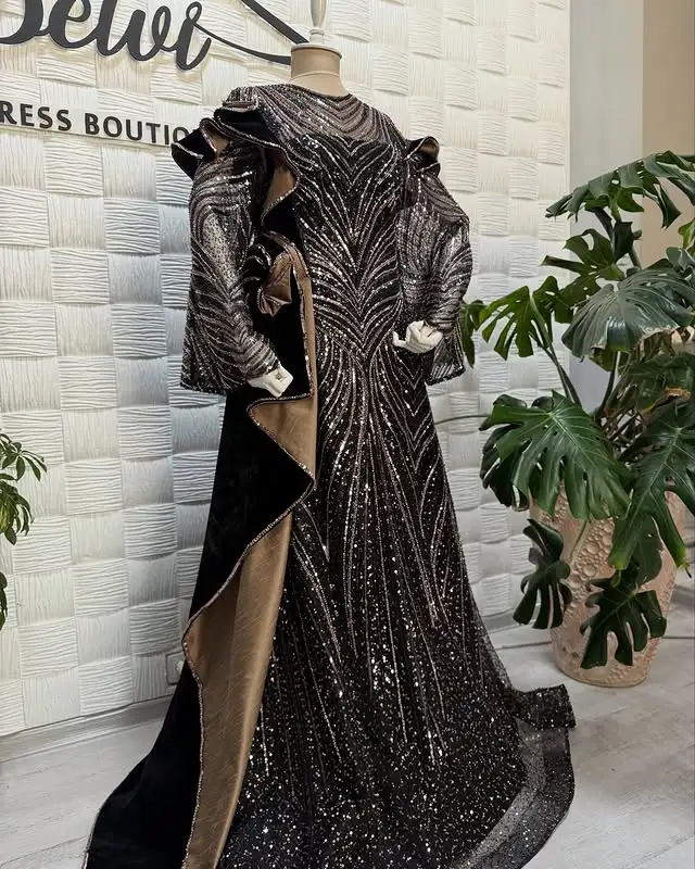 Türkmen fasonlar pombarh fasonlar Fasonlar 2025 fasonlar fason moda modalar Bezen bezen Türkmen fasonlar 2026 Türkmen fasonlar 2025 Türkmen fasonlar 2024 Türkmen fasonlar 2023 turkmenistan türkmenistan turkmen türkmen ashgabat  asgabat aşgabat balkan mary lebap dashoguz dasoguz daşoguz pombarh ponbarhat gulyupek gülýüpek stapel ştapel Gralan Çüýdeşen Abaýa Gadymy Krep Gurultaý 	Keteni Ýüpek Şifon Gipýur Lyon Welwet Atlas Kaşemir Streýç Suzana Ştapel Gülýüpek Pombarh Ýupka Gursakça Aksesuarlar Palto Penjek Okuw eşik Fata Sport eşik Uniforma Nakidka Öýme Şarf kompýuter ýaka ýaglyk Arenda köýnek 2nji el köýnek Taýyn köýnek Matalar Milli lybas milli lybaslar Toý köýnek Toý köýnekler toy koynek toy koynekler gundelik koynekler Gündelik	 
 köýnekler fata koynek Modern taze fason Eskiz koynektm turkmenkoynek türkmenkoynek fason moda moda fasonlar Iş eşik el iş	sada	ýakaly ýakasyz	keşdeli biserli	ýeňli giň nagyşly ýüregi açyk stoýka ýaka ýanly kombinasiýa 	zerli üsti aşak guşakly seçekli gysga ýeňli Panbarhat (Pombarh), Şifon, Şantu Toý köýnek el iş, ýakasyz, ýeňli, kombinasiýa, zerli 26-35, 35+ Gara, Çal, Goňur yaz, tomus