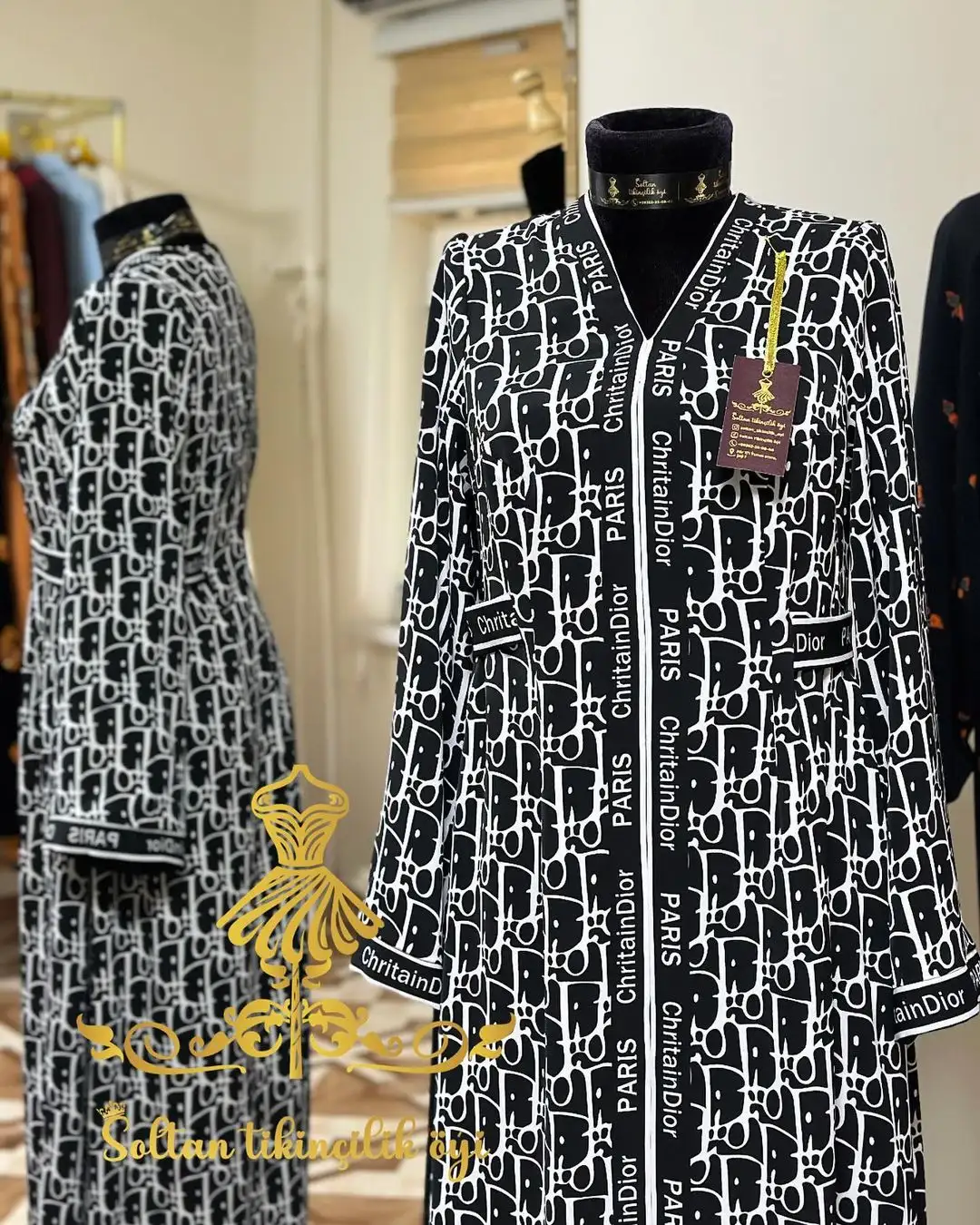 Türkmen fasonlar pombarh fasonlar Fasonlar 2025 fasonlar fason moda modalar Bezen bezen Türkmen fasonlar 2026 Türkmen fasonlar 2025 Türkmen fasonlar 2024 Türkmen fasonlar 2023 turkmenistan türkmenistan turkmen türkmen ashgabat  asgabat aşgabat balkan mary lebap dashoguz dasoguz daşoguz pombarh ponbarhat gulyupek gülýüpek stapel ştapel Gralan Çüýdeşen Abaýa Gadymy Krep Gurultaý 	Keteni Ýüpek Şifon Gipýur Lyon Welwet Atlas Kaşemir Streýç Suzana Ştapel Gülýüpek Pombarh Ýupka Gursakça Aksesuarlar Palto Penjek Okuw eşik Fata Sport eşik Uniforma Nakidka Öýme Şarf kompýuter ýaka ýaglyk Arenda köýnek 2nji el köýnek Taýyn köýnek Matalar Milli lybas milli lybaslar Toý köýnek Toý köýnekler toy koynek toy koynekler gundelik koynekler Gündelik	 
 köýnekler fata koynek Modern taze fason Eskiz koynektm turkmenkoynek türkmenkoynek fason moda moda fasonlar Iş eşik el iş	sada	ýakaly ýakasyz	keşdeli biserli	ýeňli giň nagyşly ýüregi açyk stoýka ýaka ýanly kombinasiýa 	zerli üsti aşak guşakly seçekli gysga ýeňli 