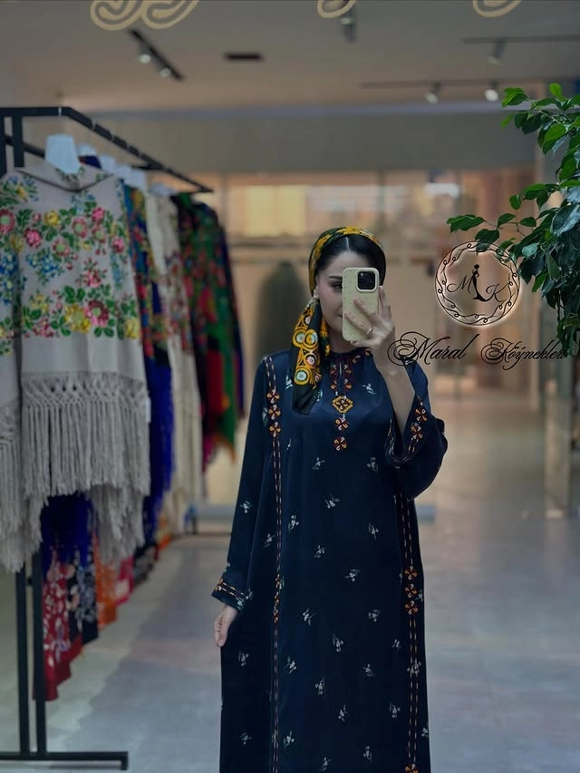 Türkmen fasonlar pombarh fasonlar Fasonlar 2025 fasonlar fason moda modalar Bezen bezen Türkmen fasonlar 2026 Türkmen fasonlar 2025 Türkmen fasonlar 2024 Türkmen fasonlar 2023 turkmenistan türkmenistan turkmen türkmen ashgabat  asgabat aşgabat balkan mary lebap dashoguz dasoguz daşoguz pombarh ponbarhat gulyupek gülýüpek stapel ştapel Gralan Çüýdeşen Abaýa Gadymy Krep Gurultaý 	Keteni Ýüpek Şifon Gipýur Lyon Welwet Atlas Kaşemir Streýç Suzana Ştapel Gülýüpek Pombarh Ýupka Gursakça Aksesuarlar Palto Penjek Okuw eşik Fata Sport eşik Uniforma Nakidka Öýme Şarf kompýuter ýaka ýaglyk Arenda köýnek 2nji el köýnek Taýyn köýnek Matalar Milli lybas milli lybaslar Toý köýnek Toý köýnekler toy koynek toy koynekler gundelik koynekler Gündelik	 
 köýnekler fata koynek Modern taze fason Eskiz koynektm turkmenkoynek türkmenkoynek fason moda moda fasonlar Iş eşik el iş	sada	ýakaly ýakasyz	keşdeli biserli	ýeňli giň nagyşly ýüregi açyk stoýka ýaka ýanly kombinasiýa 	zerli üsti aşak guşakly seçekli gysga ýeňli 