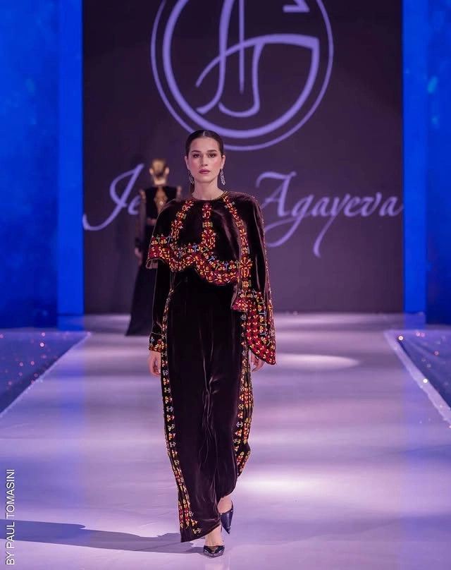 Türkmen fasonlar pombarh fasonlar Fasonlar 2025 fasonlar fason moda modalar Bezen bezen Türkmen fasonlar 2026 Türkmen fasonlar 2025 Türkmen fasonlar 2024 Türkmen fasonlar 2023 turkmenistan türkmenistan turkmen türkmen ashgabat  asgabat aşgabat balkan mary lebap dashoguz dasoguz daşoguz pombarh ponbarhat gulyupek gülýüpek stapel ştapel Gralan Çüýdeşen Abaýa Gadymy Krep Gurultaý 	Keteni Ýüpek Şifon Gipýur Lyon Welwet Atlas Kaşemir Streýç Suzana Ştapel Gülýüpek Pombarh Ýupka Gursakça Aksesuarlar Palto Penjek Okuw eşik Fata Sport eşik Uniforma Nakidka Öýme Şarf kompýuter ýaka ýaglyk Arenda köýnek 2nji el köýnek Taýyn köýnek Matalar Milli lybas milli lybaslar Toý köýnek Toý köýnekler toy koynek toy koynekler gundelik koynekler Gündelik	 
 köýnekler fata koynek Modern taze fason Eskiz koynektm turkmenkoynek türkmenkoynek fason moda moda fasonlar Iş eşik el iş	sada	ýakaly ýakasyz	keşdeli biserli	ýeňli giň nagyşly ýüregi açyk stoýka ýaka ýanly kombinasiýa 	zerli üsti aşak guşakly seçekli gysga ýeňli Panbarhat (Pombarh) Toý köýnek, Milli lybas, Modern el iş, keşdeli, ýakasyz, ýeňli, giň, nagyşly 26-35, 35+ #4B2C75 yaz, gysh