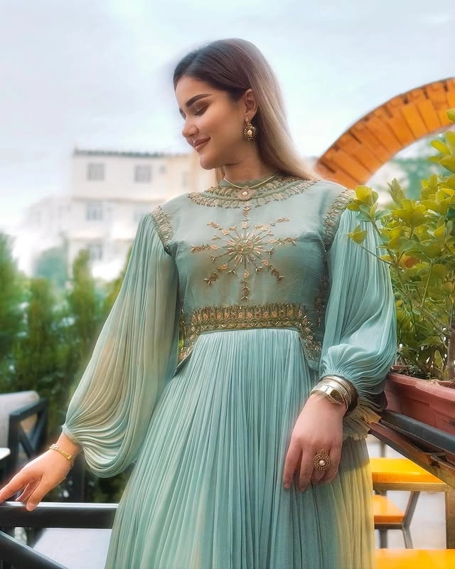 Türkmen fasonlar pombarh fasonlar Fasonlar 2025 fasonlar fason moda modalar Bezen bezen Türkmen fasonlar 2026 Türkmen fasonlar 2025 Türkmen fasonlar 2024 Türkmen fasonlar 2023 turkmenistan türkmenistan turkmen türkmen ashgabat  asgabat aşgabat balkan mary lebap dashoguz dasoguz daşoguz pombarh ponbarhat gulyupek gülýüpek stapel ştapel Gralan Çüýdeşen Abaýa Gadymy Krep Gurultaý 	Keteni Ýüpek Şifon Gipýur Lyon Welwet Atlas Kaşemir Streýç Suzana Ştapel Gülýüpek Pombarh Ýupka Gursakça Aksesuarlar Palto Penjek Okuw eşik Fata Sport eşik Uniforma Nakidka Öýme Şarf kompýuter ýaka ýaglyk Arenda köýnek 2nji el köýnek Taýyn köýnek Matalar Milli lybas milli lybaslar Toý köýnek Toý köýnekler toy koynek toy koynekler gundelik koynekler Gündelik	 
 köýnekler fata koynek Modern taze fason Eskiz koynektm turkmenkoynek türkmenkoynek fason moda moda fasonlar Iş eşik el iş	sada	ýakaly ýakasyz	keşdeli biserli	ýeňli giň nagyşly ýüregi açyk stoýka ýaka ýanly kombinasiýa 	zerli üsti aşak guşakly seçekli gysga ýeňli Şifon Toý köýnek, Modern el iş, ýakasyz, ýeňli, giň, kombinasiýa 17-25, 26-35 Haki yaz, tomus, guyz