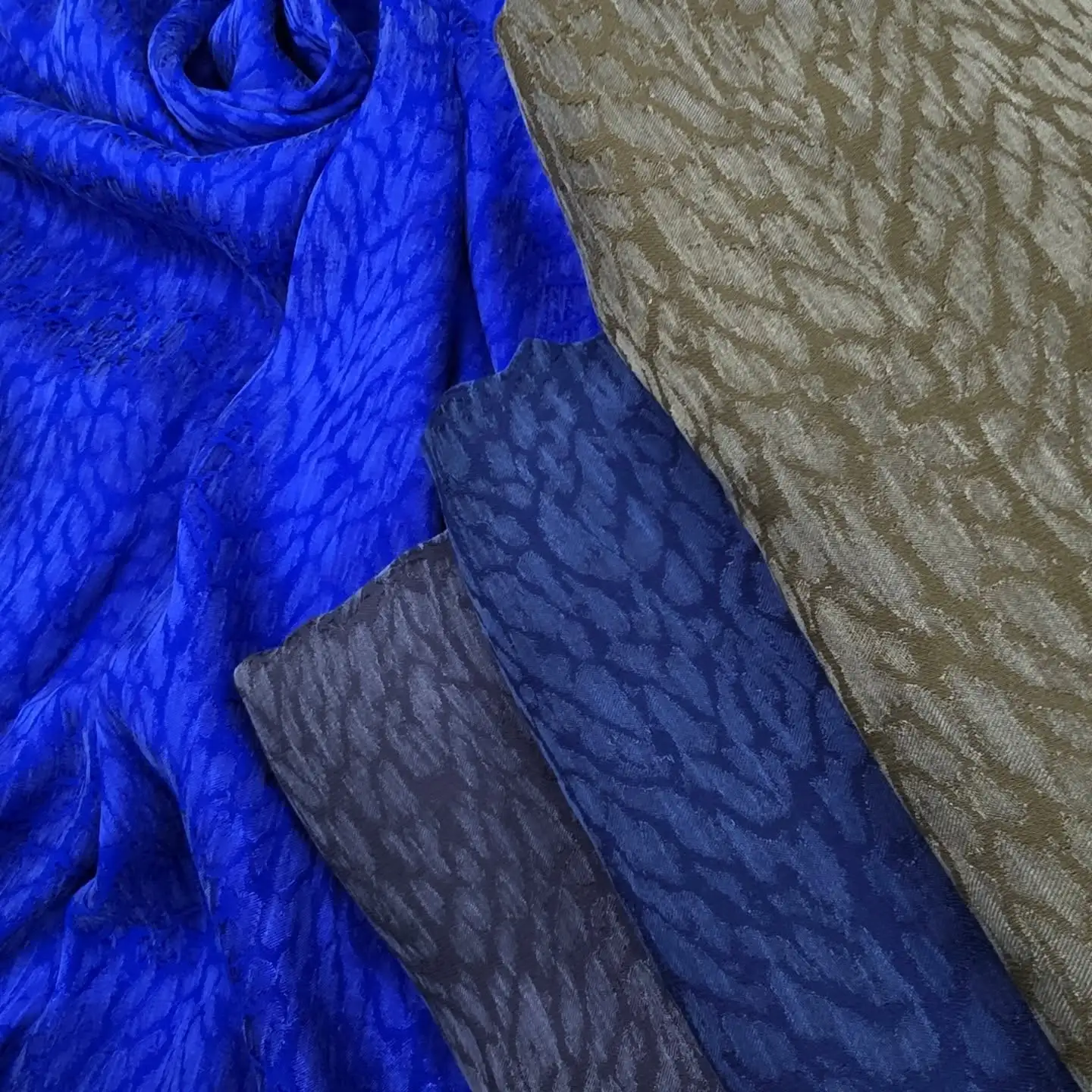 Türkmen fasonlar pombarh fasonlar Fasonlar 2025 fasonlar fason moda modalar Bezen bezen Türkmen fasonlar 2026 Türkmen fasonlar 2025 Türkmen fasonlar 2024 Türkmen fasonlar 2023 turkmenistan türkmenistan turkmen türkmen ashgabat  asgabat aşgabat balkan mary lebap dashoguz dasoguz daşoguz pombarh ponbarhat gulyupek gülýüpek stapel ştapel Gralan Çüýdeşen Abaýa Gadymy Krep Gurultaý 	Keteni Ýüpek Şifon Gipýur Lyon Welwet Atlas Kaşemir Streýç Suzana Ştapel Gülýüpek Pombarh Ýupka Gursakça Aksesuarlar Palto Penjek Okuw eşik Fata Sport eşik Uniforma Nakidka Öýme Şarf kompýuter ýaka ýaglyk Arenda köýnek 2nji el köýnek Taýyn köýnek Matalar Milli lybas milli lybaslar Toý köýnek Toý köýnekler toy koynek toy koynekler gundelik koynekler Gündelik	 
 köýnekler fata koynek Modern taze fason Eskiz koynektm turkmenkoynek türkmenkoynek fason moda moda fasonlar Iş eşik el iş	sada	ýakaly ýakasyz	keşdeli biserli	ýeňli giň nagyşly ýüregi açyk stoýka ýaka ýanly kombinasiýa 	zerli üsti aşak guşakly seçekli gysga ýeňli 