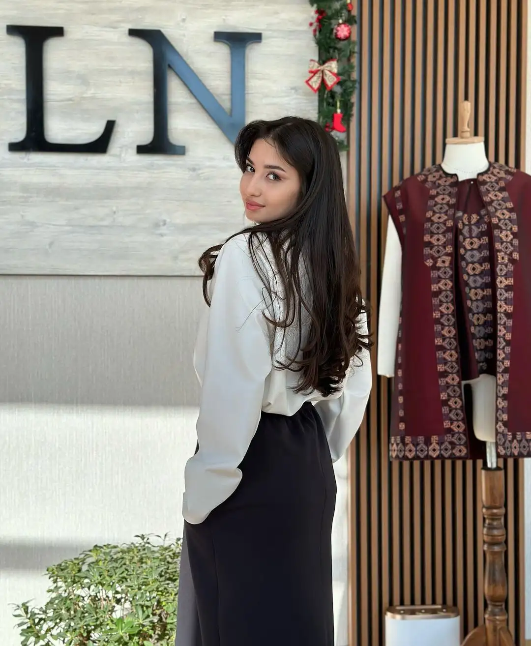 Türkmen fasonlar pombarh fasonlar Fasonlar 2025 fasonlar fason moda modalar Bezen bezen Türkmen fasonlar 2026 Türkmen fasonlar 2025 Türkmen fasonlar 2024 Türkmen fasonlar 2023 turkmenistan türkmenistan turkmen türkmen ashgabat  asgabat aşgabat balkan mary lebap dashoguz dasoguz daşoguz pombarh ponbarhat gulyupek gülýüpek stapel ştapel Gralan Çüýdeşen Abaýa Gadymy Krep Gurultaý 	Keteni Ýüpek Şifon Gipýur Lyon Welwet Atlas Kaşemir Streýç Suzana Ştapel Gülýüpek Pombarh Ýupka Gursakça Aksesuarlar Palto Penjek Okuw eşik Fata Sport eşik Uniforma Nakidka Öýme Şarf kompýuter ýaka ýaglyk Arenda köýnek 2nji el köýnek Taýyn köýnek Matalar Milli lybas milli lybaslar Toý köýnek Toý köýnekler toy koynek toy koynekler gundelik koynekler Gündelik	 
 köýnekler fata koynek Modern taze fason Eskiz koynektm turkmenkoynek türkmenkoynek fason moda moda fasonlar Iş eşik el iş	sada	ýakaly ýakasyz	keşdeli biserli	ýeňli giň nagyşly ýüregi açyk stoýka ýaka ýanly kombinasiýa 	zerli üsti aşak guşakly seçekli gysga ýeňli Gündelik     Sport eşik