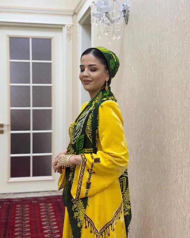 Türkmen fasonlar pombarh fasonlar Fasonlar 2025 fasonlar fason moda modalar Bezen bezen Türkmen fasonlar 2026 Türkmen fasonlar 2025 Türkmen fasonlar 2024 Türkmen fasonlar 2023 turkmenistan türkmenistan turkmen türkmen ashgabat  asgabat aşgabat balkan mary lebap dashoguz dasoguz daşoguz pombarh ponbarhat gulyupek gülýüpek stapel ştapel Gralan Çüýdeşen Abaýa Gadymy Krep Gurultaý 	Keteni Ýüpek Şifon Gipýur Lyon Welwet Atlas Kaşemir Streýç Suzana Ştapel Gülýüpek Pombarh Ýupka Gursakça Aksesuarlar Palto Penjek Okuw eşik Fata Sport eşik Uniforma Nakidka Öýme Şarf kompýuter ýaka ýaglyk Arenda köýnek 2nji el köýnek Taýyn köýnek Matalar Milli lybas milli lybaslar Toý köýnek Toý köýnekler toy koynek toy koynekler gundelik koynekler Gündelik	 
 köýnekler fata koynek Modern taze fason Eskiz koynektm turkmenkoynek türkmenkoynek fason moda moda fasonlar Iş eşik el iş	sada	ýakaly ýakasyz	keşdeli biserli	ýeňli giň nagyşly ýüregi açyk stoýka ýaka ýanly kombinasiýa 	zerli üsti aşak guşakly seçekli gysga ýeňli Panbarhat (Pombarh) Gündelik el iş, keşdeli, ýakasyz, ýanly, ýeňli, giň, nagyşly 17-25, 26-35 Sary yaz, tomus, guyz