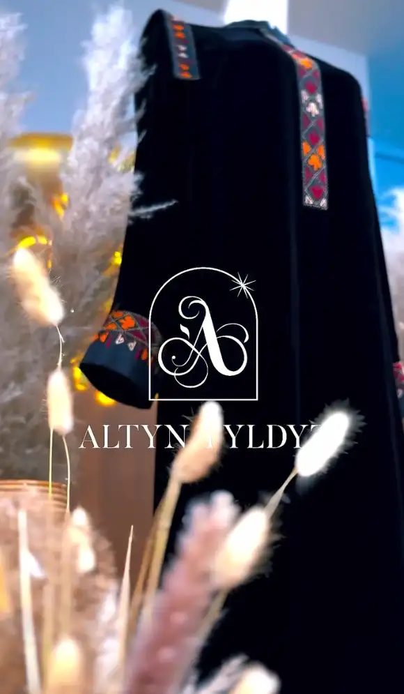 Türkmen fasonlar pombarh fasonlar Fasonlar 2025 fasonlar fason moda modalar Bezen bezen Türkmen fasonlar 2026 Türkmen fasonlar 2025 Türkmen fasonlar 2024 Türkmen fasonlar 2023 turkmenistan türkmenistan turkmen türkmen ashgabat  asgabat aşgabat balkan mary lebap dashoguz dasoguz daşoguz pombarh ponbarhat gulyupek gülýüpek stapel ştapel Gralan Çüýdeşen Abaýa Gadymy Krep Gurultaý 	Keteni Ýüpek Şifon Gipýur Lyon Welwet Atlas Kaşemir Streýç Suzana Ştapel Gülýüpek Pombarh Ýupka Gursakça Aksesuarlar Palto Penjek Okuw eşik Fata Sport eşik Uniforma Nakidka Öýme Şarf kompýuter ýaka ýaglyk Arenda köýnek 2nji el köýnek Taýyn köýnek Matalar Milli lybas milli lybaslar Toý köýnek Toý köýnekler toy koynek toy koynekler gundelik koynekler Gündelik	 
 köýnekler fata koynek Modern taze fason Eskiz koynektm turkmenkoynek türkmenkoynek fason moda moda fasonlar Iş eşik el iş	sada	ýakaly ýakasyz	keşdeli biserli	ýeňli giň nagyşly ýüregi açyk stoýka ýaka ýanly kombinasiýa 	zerli üsti aşak guşakly seçekli gysga ýeňli Panbarhat (Pombarh) Toý köýnek el iş, keşdeli, ýakaly, ýanly, ýeňli, giň, nagyşly 17-25, 26-35 Gara, Goýy-gök yaz, tomus, guyz, gysh