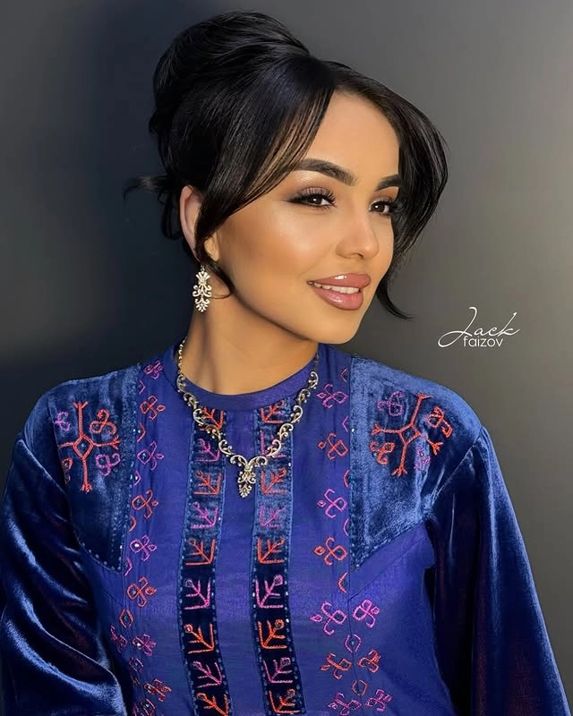 Türkmen fasonlar pombarh fasonlar Fasonlar 2025 fasonlar fason moda modalar Bezen bezen Türkmen fasonlar 2026 Türkmen fasonlar 2025 Türkmen fasonlar 2024 Türkmen fasonlar 2023 turkmenistan türkmenistan turkmen türkmen ashgabat  asgabat aşgabat balkan mary lebap dashoguz dasoguz daşoguz pombarh ponbarhat gulyupek gülýüpek stapel ştapel Gralan Çüýdeşen Abaýa Gadymy Krep Gurultaý 	Keteni Ýüpek Şifon Gipýur Lyon Welwet Atlas Kaşemir Streýç Suzana Ştapel Gülýüpek Pombarh Ýupka Gursakça Aksesuarlar Palto Penjek Okuw eşik Fata Sport eşik Uniforma Nakidka Öýme Şarf kompýuter ýaka ýaglyk Arenda köýnek 2nji el köýnek Taýyn köýnek Matalar Milli lybas milli lybaslar Toý köýnek Toý köýnekler toy koynek toy koynekler gundelik koynekler Gündelik	 
 köýnekler fata koynek Modern taze fason Eskiz koynektm turkmenkoynek türkmenkoynek fason moda moda fasonlar Iş eşik el iş	sada	ýakaly ýakasyz	keşdeli biserli	ýeňli giň nagyşly ýüregi açyk stoýka ýaka ýanly kombinasiýa 	zerli üsti aşak guşakly seçekli gysga ýeňli Panbarhat (Pombarh) Toý köýnek el iş, keşdeli, ýakasyz, ýeňli, giň 17-25, 26-35 Benewşe, Goýy-gök yaz, guyz, gysh