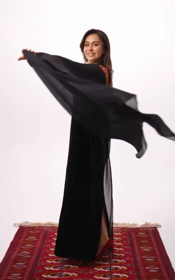 Türkmen fasonlar pombarh fasonlar Fasonlar 2025 fasonlar fason moda modalar Bezen bezen Türkmen fasonlar 2026 Türkmen fasonlar 2025 Türkmen fasonlar 2024 Türkmen fasonlar 2023 turkmenistan türkmenistan turkmen türkmen ashgabat  asgabat aşgabat balkan mary lebap dashoguz dasoguz daşoguz pombarh ponbarhat gulyupek gülýüpek stapel ştapel Gralan Çüýdeşen Abaýa Gadymy Krep Gurultaý 	Keteni Ýüpek Şifon Gipýur Lyon Welwet Atlas Kaşemir Streýç Suzana Ştapel Gülýüpek Pombarh Ýupka Gursakça Aksesuarlar Palto Penjek Okuw eşik Fata Sport eşik Uniforma Nakidka Öýme Şarf kompýuter ýaka ýaglyk Arenda köýnek 2nji el köýnek Taýyn köýnek Matalar Milli lybas milli lybaslar Toý köýnek Toý köýnekler toy koynek toy koynekler gundelik koynekler Gündelik	 
 köýnekler fata koynek Modern taze fason Eskiz koynektm turkmenkoynek türkmenkoynek fason moda moda fasonlar Iş eşik el iş	sada	ýakaly ýakasyz	keşdeli biserli	ýeňli giň nagyşly ýüregi açyk stoýka ýaka ýanly kombinasiýa 	zerli üsti aşak guşakly seçekli gysga ýeňli Panbarhat (Pombarh) Toý köýnek ýakasyz, ýüregi açyk, gysga ýeňli, giň 17-25, 26-35 Gara yaz, tomus, guyz