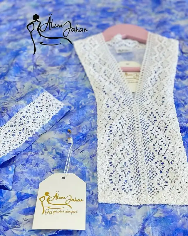 Türkmen fasonlar pombarh fasonlar Fasonlar 2025 fasonlar fason moda modalar Bezen bezen Türkmen fasonlar 2026 Türkmen fasonlar 2025 Türkmen fasonlar 2024 Türkmen fasonlar 2023 turkmenistan türkmenistan turkmen türkmen ashgabat  asgabat aşgabat balkan mary lebap dashoguz dasoguz daşoguz pombarh ponbarhat gulyupek gülýüpek stapel ştapel Gralan Çüýdeşen Abaýa Gadymy Krep Gurultaý 	Keteni Ýüpek Şifon Gipýur Lyon Welwet Atlas Kaşemir Streýç Suzana Ştapel Gülýüpek Pombarh Ýupka Gursakça Aksesuarlar Palto Penjek Okuw eşik Fata Sport eşik Uniforma Nakidka Öýme Şarf kompýuter ýaka ýaglyk Arenda köýnek 2nji el köýnek Taýyn köýnek Matalar Milli lybas milli lybaslar Toý köýnek Toý köýnekler toy koynek toy koynekler gundelik koynekler Gündelik	 
 köýnekler fata koynek Modern taze fason Eskiz koynektm turkmenkoynek türkmenkoynek fason moda moda fasonlar Iş eşik el iş	sada	ýakaly ýakasyz	keşdeli biserli	ýeňli giň nagyşly ýüregi açyk stoýka ýaka ýanly kombinasiýa 	zerli üsti aşak guşakly seçekli gysga ýeňli Ştapel Gündelik, Iş eşik el iş, sada, ýakasyz, ýüregi açyk, ýeňli, giň 17-25, 26-35 Gök tomus Taýyn köýnek