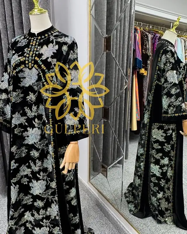 Türkmen fasonlar pombarh fasonlar Fasonlar 2025 fasonlar fason moda modalar Bezen bezen Türkmen fasonlar 2026 Türkmen fasonlar 2025 Türkmen fasonlar 2024 Türkmen fasonlar 2023 turkmenistan türkmenistan turkmen türkmen ashgabat  asgabat aşgabat balkan mary lebap dashoguz dasoguz daşoguz pombarh ponbarhat gulyupek gülýüpek stapel ştapel Gralan Çüýdeşen Abaýa Gadymy Krep Gurultaý 	Keteni Ýüpek Şifon Gipýur Lyon Welwet Atlas Kaşemir Streýç Suzana Ştapel Gülýüpek Pombarh Ýupka Gursakça Aksesuarlar Palto Penjek Okuw eşik Fata Sport eşik Uniforma Nakidka Öýme Şarf kompýuter ýaka ýaglyk Arenda köýnek 2nji el köýnek Taýyn köýnek Matalar Milli lybas milli lybaslar Toý köýnek Toý köýnekler toy koynek toy koynekler gundelik koynekler Gündelik	 
 köýnekler fata koynek Modern taze fason Eskiz koynektm turkmenkoynek türkmenkoynek fason moda moda fasonlar Iş eşik el iş	sada	ýakaly ýakasyz	keşdeli biserli	ýeňli giň nagyşly ýüregi açyk stoýka ýaka ýanly kombinasiýa 	zerli üsti aşak guşakly seçekli gysga ýeňli Gülýüpek Toý köýnek el iş, ýakaly, ýeňli, gysga ýeňli, gaş 17-25 Gara, Kümüş yaz, tomus, guyz