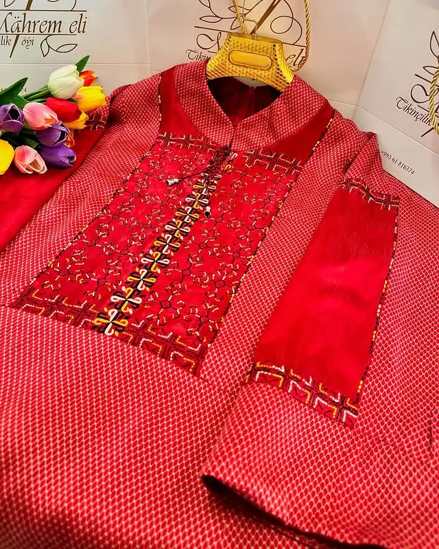 Türkmen fasonlar pombarh fasonlar Fasonlar 2025 fasonlar fason moda modalar Bezen bezen Türkmen fasonlar 2026 Türkmen fasonlar 2025 Türkmen fasonlar 2024 Türkmen fasonlar 2023 turkmenistan türkmenistan turkmen türkmen ashgabat  asgabat aşgabat balkan mary lebap dashoguz dasoguz daşoguz pombarh ponbarhat gulyupek gülýüpek stapel ştapel Gralan Çüýdeşen Abaýa Gadymy Krep Gurultaý 	Keteni Ýüpek Şifon Gipýur Lyon Welwet Atlas Kaşemir Streýç Suzana Ştapel Gülýüpek Pombarh Ýupka Gursakça Aksesuarlar Palto Penjek Okuw eşik Fata Sport eşik Uniforma Nakidka Öýme Şarf kompýuter ýaka ýaglyk Arenda köýnek 2nji el köýnek Taýyn köýnek Matalar Milli lybas milli lybaslar Toý köýnek Toý köýnekler toy koynek toy koynekler gundelik koynekler Gündelik	 
 köýnekler fata koynek Modern taze fason Eskiz koynektm turkmenkoynek türkmenkoynek fason moda moda fasonlar Iş eşik el iş	sada	ýakaly ýakasyz	keşdeli biserli	ýeňli giň nagyşly ýüregi açyk stoýka ýaka ýanly kombinasiýa 	zerli üsti aşak guşakly seçekli gysga ýeňli Panbarhat (Pombarh), Gülýüpek, Çüýdeşen Iş eşik el iş, keşdeli, ýakaly, ýeňli, giň, kombinasiýa, nagyşly 26-35, 35+ Gülgüne, Gyzyl yaz, tomus