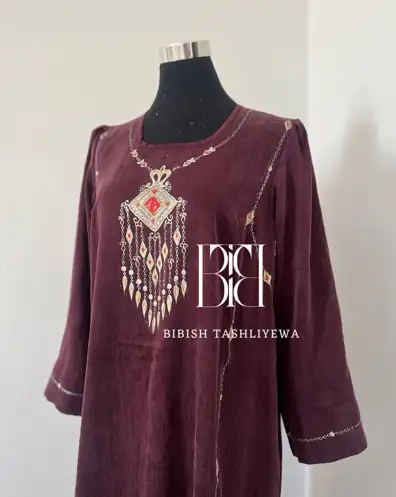 Türkmen fasonlar pombarh fasonlar Fasonlar 2025 fasonlar fason moda modalar Bezen bezen Türkmen fasonlar 2026 Türkmen fasonlar 2025 Türkmen fasonlar 2024 Türkmen fasonlar 2023 turkmenistan türkmenistan turkmen türkmen ashgabat  asgabat aşgabat balkan mary lebap dashoguz dasoguz daşoguz pombarh ponbarhat gulyupek gülýüpek stapel ştapel Gralan Çüýdeşen Abaýa Gadymy Krep Gurultaý 	Keteni Ýüpek Şifon Gipýur Lyon Welwet Atlas Kaşemir Streýç Suzana Ştapel Gülýüpek Pombarh Ýupka Gursakça Aksesuarlar Palto Penjek Okuw eşik Fata Sport eşik Uniforma Nakidka Öýme Şarf kompýuter ýaka ýaglyk Arenda köýnek 2nji el köýnek Taýyn köýnek Matalar Milli lybas milli lybaslar Toý köýnek Toý köýnekler toy koynek toy koynekler gundelik koynekler Gündelik	 
 köýnekler fata koynek Modern taze fason Eskiz koynektm turkmenkoynek türkmenkoynek fason moda moda fasonlar Iş eşik el iş	sada	ýakaly ýakasyz	keşdeli biserli	ýeňli giň nagyşly ýüregi açyk stoýka ýaka ýanly kombinasiýa 	zerli üsti aşak guşakly seçekli gysga ýeňli Gülýüpek Milli lybas el iş, ýanly, ýeňli, giň 26-35 Goýy-gyzyl yaz, tomus, guyz