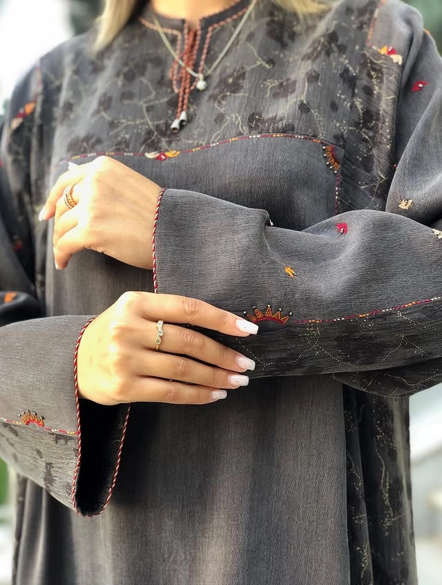 Türkmen fasonlar pombarh fasonlar Fasonlar 2025 fasonlar fason moda modalar Bezen bezen Türkmen fasonlar 2026 Türkmen fasonlar 2025 Türkmen fasonlar 2024 Türkmen fasonlar 2023 turkmenistan türkmenistan turkmen türkmen ashgabat  asgabat aşgabat balkan mary lebap dashoguz dasoguz daşoguz pombarh ponbarhat gulyupek gülýüpek stapel ştapel Gralan Çüýdeşen Abaýa Gadymy Krep Gurultaý 	Keteni Ýüpek Şifon Gipýur Lyon Welwet Atlas Kaşemir Streýç Suzana Ştapel Gülýüpek Pombarh Ýupka Gursakça Aksesuarlar Palto Penjek Okuw eşik Fata Sport eşik Uniforma Nakidka Öýme Şarf kompýuter ýaka ýaglyk Arenda köýnek 2nji el köýnek Taýyn köýnek Matalar Milli lybas milli lybaslar Toý köýnek Toý köýnekler toy koynek toy koynekler gundelik koynekler Gündelik	 
 köýnekler fata koynek Modern taze fason Eskiz koynektm turkmenkoynek türkmenkoynek fason moda moda fasonlar Iş eşik el iş	sada	ýakaly ýakasyz	keşdeli biserli	ýeňli giň nagyşly ýüregi açyk stoýka ýaka ýanly kombinasiýa 	zerli üsti aşak guşakly seçekli gysga ýeňli Gülýüpek Gündelik el iş, keşdeli, ýakasyz, ýanly, ýeňli, giň, nagyşly 17-25, 26-35 Goýy-goňur, Goýy-çal yaz, tomus, guyz