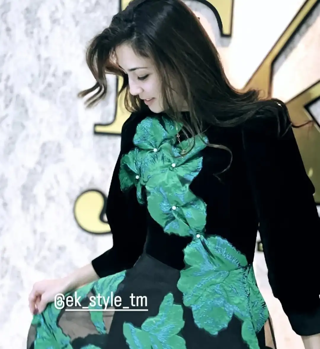 Türkmen fasonlar pombarh fasonlar Fasonlar 2025 fasonlar fason moda modalar Bezen bezen Türkmen fasonlar 2026 Türkmen fasonlar 2025 Türkmen fasonlar 2024 Türkmen fasonlar 2023 turkmenistan türkmenistan turkmen türkmen ashgabat  asgabat aşgabat balkan mary lebap dashoguz dasoguz daşoguz pombarh ponbarhat gulyupek gülýüpek stapel ştapel Gralan Çüýdeşen Abaýa Gadymy Krep Gurultaý 	Keteni Ýüpek Şifon Gipýur Lyon Welwet Atlas Kaşemir Streýç Suzana Ştapel Gülýüpek Pombarh Ýupka Gursakça Aksesuarlar Palto Penjek Okuw eşik Fata Sport eşik Uniforma Nakidka Öýme Şarf kompýuter ýaka ýaglyk Arenda köýnek 2nji el köýnek Taýyn köýnek Matalar Milli lybas milli lybaslar Toý köýnek Toý köýnekler toy koynek toy koynekler gundelik koynekler Gündelik	 
 köýnekler fata koynek Modern taze fason Eskiz koynektm turkmenkoynek türkmenkoynek fason moda moda fasonlar Iş eşik el iş	sada	ýakaly ýakasyz	keşdeli biserli	ýeňli giň nagyşly ýüregi açyk stoýka ýaka ýanly kombinasiýa 	zerli üsti aşak guşakly seçekli gysga ýeňli Şifon, Panbarhat (Pombarh) Toý köýnek el iş, ýakasyz, ýeňli, giň, kombinasiýa 17-25, 26-35 Gara, Goýy-ýaşyl tomus, guyz