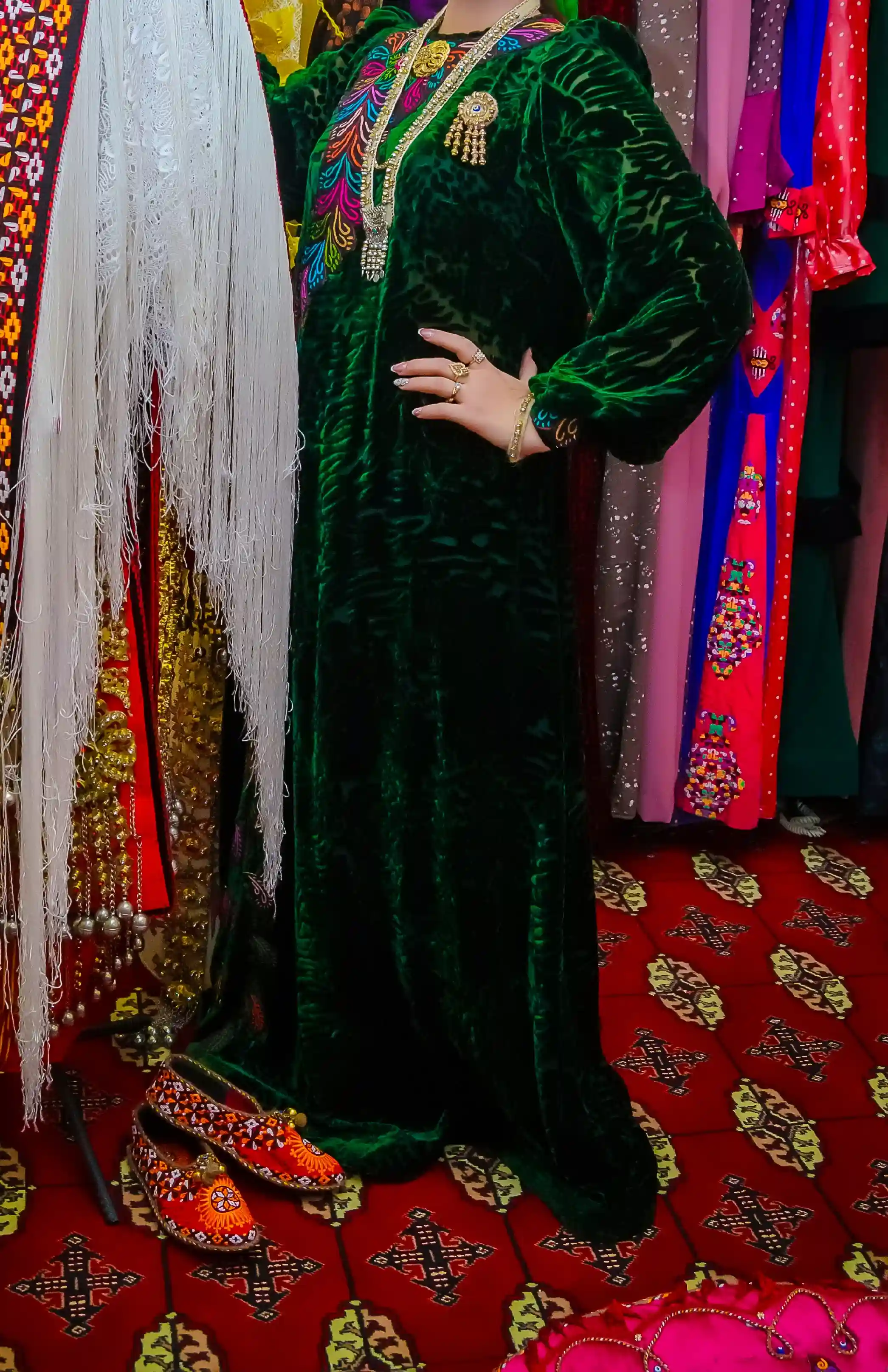 Türkmen fasonlar pombarh fasonlar Fasonlar 2025 fasonlar fason moda modalar Bezen bezen Türkmen fasonlar 2026 Türkmen fasonlar 2025 Türkmen fasonlar 2024 Türkmen fasonlar 2023 turkmenistan türkmenistan turkmen türkmen ashgabat  asgabat aşgabat balkan mary lebap dashoguz dasoguz daşoguz pombarh ponbarhat gulyupek gülýüpek stapel ştapel Gralan Çüýdeşen Abaýa Gadymy Krep Gurultaý 	Keteni Ýüpek Şifon Gipýur Lyon Welwet Atlas Kaşemir Streýç Suzana Ştapel Gülýüpek Pombarh Ýupka Gursakça Aksesuarlar Palto Penjek Okuw eşik Fata Sport eşik Uniforma Nakidka Öýme Şarf kompýuter ýaka ýaglyk Arenda köýnek 2nji el köýnek Taýyn köýnek Matalar Milli lybas milli lybaslar Toý köýnek Toý köýnekler toy koynek toy koynekler gundelik koynekler Gündelik	 
 köýnekler fata koynek Modern taze fason Eskiz koynektm turkmenkoynek türkmenkoynek fason moda moda fasonlar Iş eşik el iş	sada	ýakaly ýakasyz	keşdeli biserli	ýeňli giň nagyşly ýüregi açyk stoýka ýaka ýanly kombinasiýa 	zerli üsti aşak guşakly seçekli gysga ýeňli Panbarhat (Pombarh) Toý köýnek el iş, keşdeli, ýakaly, ýanly, ýeňli, giň, nagyşly 26-35, 35+ Goýy-ýaşyl yaz, tomus, guyz 2nji el