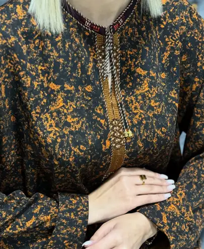 Türkmen fasonlar pombarh fasonlar Fasonlar 2025 fasonlar fason moda modalar Bezen bezen Türkmen fasonlar 2026 Türkmen fasonlar 2025 Türkmen fasonlar 2024 Türkmen fasonlar 2023 turkmenistan türkmenistan turkmen türkmen ashgabat  asgabat aşgabat balkan mary lebap dashoguz dasoguz daşoguz pombarh ponbarhat gulyupek gülýüpek stapel ştapel Gralan Çüýdeşen Abaýa Gadymy Krep Gurultaý 	Keteni Ýüpek Şifon Gipýur Lyon Welwet Atlas Kaşemir Streýç Suzana Ştapel Gülýüpek Pombarh Ýupka Gursakça Aksesuarlar Palto Penjek Okuw eşik Fata Sport eşik Uniforma Nakidka Öýme Şarf kompýuter ýaka ýaglyk Arenda köýnek 2nji el köýnek Taýyn köýnek Matalar Milli lybas milli lybaslar Toý köýnek Toý köýnekler toy koynek toy koynekler gundelik koynekler Gündelik	 
 köýnekler fata koynek Modern taze fason Eskiz koynektm turkmenkoynek türkmenkoynek fason moda moda fasonlar Iş eşik el iş	sada	ýakaly ýakasyz	keşdeli biserli	ýeňli giň nagyşly ýüregi açyk stoýka ýaka ýanly kombinasiýa 	zerli üsti aşak guşakly seçekli gysga ýeňli 