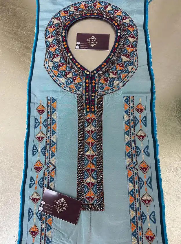 Türkmen fasonlar pombarh fasonlar Fasonlar 2025 fasonlar fason moda modalar Bezen bezen Türkmen fasonlar 2026 Türkmen fasonlar 2025 Türkmen fasonlar 2024 Türkmen fasonlar 2023 turkmenistan türkmenistan turkmen türkmen ashgabat  asgabat aşgabat balkan mary lebap dashoguz dasoguz daşoguz pombarh ponbarhat gulyupek gülýüpek stapel ştapel Gralan Çüýdeşen Abaýa Gadymy Krep Gurultaý 	Keteni Ýüpek Şifon Gipýur Lyon Welwet Atlas Kaşemir Streýç Suzana Ştapel Gülýüpek Pombarh Ýupka Gursakça Aksesuarlar Palto Penjek Okuw eşik Fata Sport eşik Uniforma Nakidka Öýme Şarf kompýuter ýaka ýaglyk Arenda köýnek 2nji el köýnek Taýyn köýnek Matalar Milli lybas milli lybaslar Toý köýnek Toý köýnekler toy koynek toy koynekler gundelik koynekler Gündelik	 
 köýnekler fata koynek Modern taze fason Eskiz koynektm turkmenkoynek türkmenkoynek fason moda moda fasonlar Iş eşik el iş	sada	ýakaly ýakasyz	keşdeli biserli	ýeňli giň nagyşly ýüregi açyk stoýka ýaka ýanly kombinasiýa 	zerli üsti aşak guşakly seçekli gysga ýeňli el iş, keşdeli, el ýaka, gaýma 17-25, 26-35, 35+  yaz, tomus, guyz, gysh