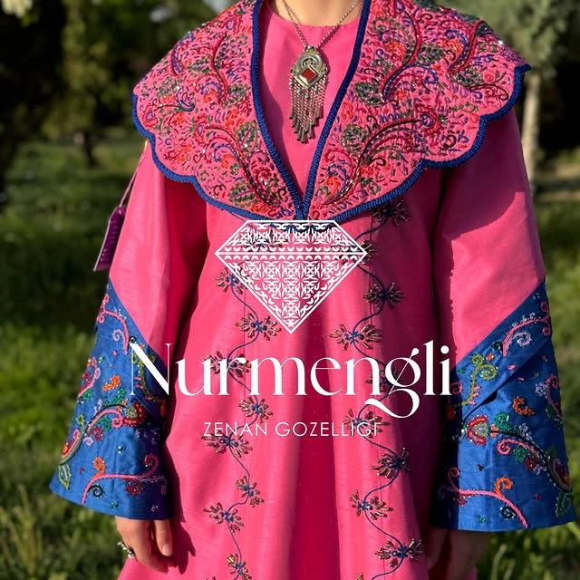 Türkmen fasonlar pombarh fasonlar Fasonlar 2025 fasonlar fason moda modalar Bezen bezen Türkmen fasonlar 2026 Türkmen fasonlar 2025 Türkmen fasonlar 2024 Türkmen fasonlar 2023 turkmenistan türkmenistan turkmen türkmen ashgabat  asgabat aşgabat balkan mary lebap dashoguz dasoguz daşoguz pombarh ponbarhat gulyupek gülýüpek stapel ştapel Gralan Çüýdeşen Abaýa Gadymy Krep Gurultaý 	Keteni Ýüpek Şifon Gipýur Lyon Welwet Atlas Kaşemir Streýç Suzana Ştapel Gülýüpek Pombarh Ýupka Gursakça Aksesuarlar Palto Penjek Okuw eşik Fata Sport eşik Uniforma Nakidka Öýme Şarf kompýuter ýaka ýaglyk Arenda köýnek 2nji el köýnek Taýyn köýnek Matalar Milli lybas milli lybaslar Toý köýnek Toý köýnekler toy koynek toy koynekler gundelik koynekler Gündelik	 
 köýnekler fata koynek Modern taze fason Eskiz koynektm turkmenkoynek türkmenkoynek fason moda moda fasonlar Iş eşik el iş	sada	ýakaly ýakasyz	keşdeli biserli	ýeňli giň nagyşly ýüregi açyk stoýka ýaka ýanly kombinasiýa 	zerli üsti aşak guşakly seçekli gysga ýeňli Şantu Toý köýnek el iş, keşdeli, ýakasyz, biserli, ýeňli, giň, nagyşly 17-25, 26-35 Gülgüne, Gyzyl, Goýy-gök yaz, tomus, guyz, gysh