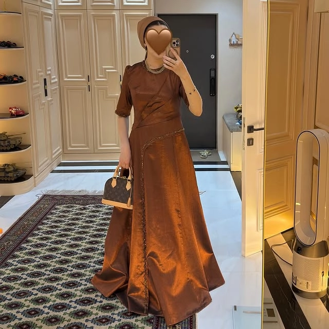 Türkmen fasonlar pombarh fasonlar Fasonlar 2025 fasonlar fason moda modalar Bezen bezen Türkmen fasonlar 2026 Türkmen fasonlar 2025 Türkmen fasonlar 2024 Türkmen fasonlar 2023 turkmenistan türkmenistan turkmen türkmen ashgabat  asgabat aşgabat balkan mary lebap dashoguz dasoguz daşoguz pombarh ponbarhat gulyupek gülýüpek stapel ştapel Gralan Çüýdeşen Abaýa Gadymy Krep Gurultaý 	Keteni Ýüpek Şifon Gipýur Lyon Welwet Atlas Kaşemir Streýç Suzana Ştapel Gülýüpek Pombarh Ýupka Gursakça Aksesuarlar Palto Penjek Okuw eşik Fata Sport eşik Uniforma Nakidka Öýme Şarf kompýuter ýaka ýaglyk Arenda köýnek 2nji el köýnek Taýyn köýnek Matalar Milli lybas milli lybaslar Toý köýnek Toý köýnekler toy koynek toy koynekler gundelik koynekler Gündelik	 
 köýnekler fata koynek Modern taze fason Eskiz koynektm turkmenkoynek türkmenkoynek fason moda moda fasonlar Iş eşik el iş	sada	ýakaly ýakasyz	keşdeli biserli	ýeňli giň nagyşly ýüregi açyk stoýka ýaka ýanly kombinasiýa 	zerli üsti aşak guşakly seçekli gysga ýeňli 