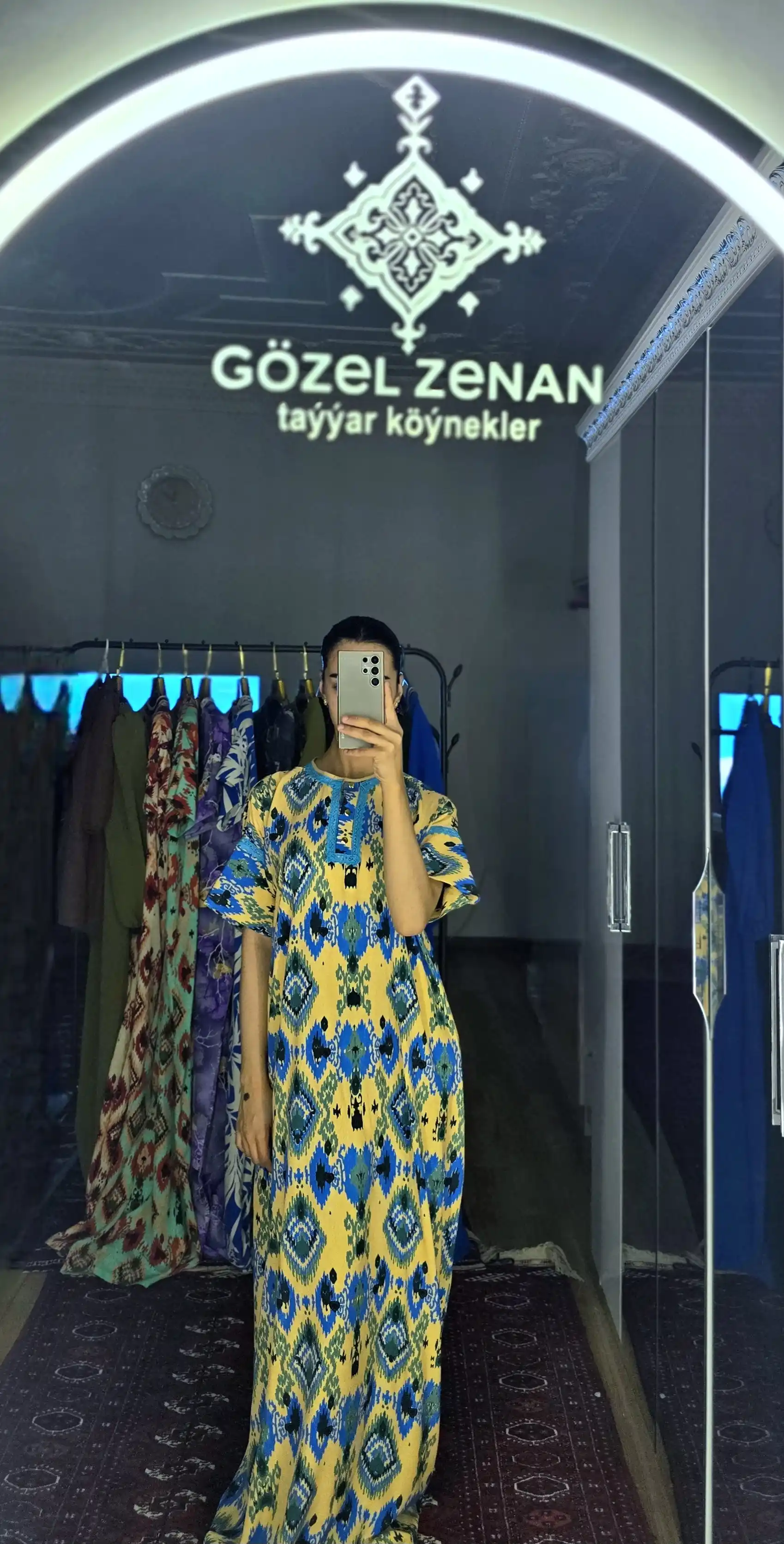 Türkmen fasonlar pombarh fasonlar Fasonlar 2025 fasonlar fason moda modalar Bezen bezen Türkmen fasonlar 2026 Türkmen fasonlar 2025 Türkmen fasonlar 2024 Türkmen fasonlar 2023 turkmenistan türkmenistan turkmen türkmen ashgabat  asgabat aşgabat balkan mary lebap dashoguz dasoguz daşoguz pombarh ponbarhat gulyupek gülýüpek stapel ştapel Gralan Çüýdeşen Abaýa Gadymy Krep Gurultaý 	Keteni Ýüpek Şifon Gipýur Lyon Welwet Atlas Kaşemir Streýç Suzana Ştapel Gülýüpek Pombarh Ýupka Gursakça Aksesuarlar Palto Penjek Okuw eşik Fata Sport eşik Uniforma Nakidka Öýme Şarf kompýuter ýaka ýaglyk Arenda köýnek 2nji el köýnek Taýyn köýnek Matalar Milli lybas milli lybaslar Toý köýnek Toý köýnekler toy koynek toy koynekler gundelik koynekler Gündelik	 
 köýnekler fata koynek Modern taze fason Eskiz koynektm turkmenkoynek türkmenkoynek fason moda moda fasonlar Iş eşik el iş	sada	ýakaly ýakasyz	keşdeli biserli	ýeňli giň nagyşly ýüregi açyk stoýka ýaka ýanly kombinasiýa 	zerli üsti aşak guşakly seçekli gysga ýeňli Ştapel Gündelik sada, gysga ýeňli 17-25, 26-35 Pudra yaz, tomus, guyz Taýyn köýnek