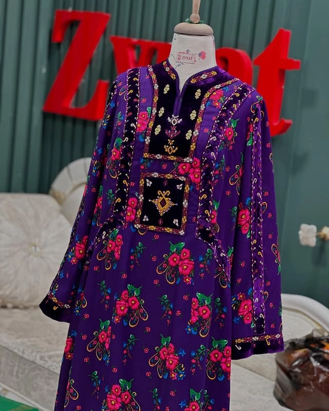 Türkmen fasonlar pombarh fasonlar Fasonlar 2025 fasonlar fason moda modalar Bezen bezen Türkmen fasonlar 2026 Türkmen fasonlar 2025 Türkmen fasonlar 2024 Türkmen fasonlar 2023 turkmenistan türkmenistan turkmen türkmen ashgabat  asgabat aşgabat balkan mary lebap dashoguz dasoguz daşoguz pombarh ponbarhat gulyupek gülýüpek stapel ştapel Gralan Çüýdeşen Abaýa Gadymy Krep Gurultaý 	Keteni Ýüpek Şifon Gipýur Lyon Welwet Atlas Kaşemir Streýç Suzana Ştapel Gülýüpek Pombarh Ýupka Gursakça Aksesuarlar Palto Penjek Okuw eşik Fata Sport eşik Uniforma Nakidka Öýme Şarf kompýuter ýaka ýaglyk Arenda köýnek 2nji el köýnek Taýyn köýnek Matalar Milli lybas milli lybaslar Toý köýnek Toý köýnekler toy koynek toy koynekler gundelik koynekler Gündelik	 
 köýnekler fata koynek Modern taze fason Eskiz koynektm turkmenkoynek türkmenkoynek fason moda moda fasonlar Iş eşik el iş	sada	ýakaly ýakasyz	keşdeli biserli	ýeňli giň nagyşly ýüregi açyk stoýka ýaka ýanly kombinasiýa 	zerli üsti aşak guşakly seçekli gysga ýeňli Ştapel, Gülýüpek Toý köýnek el iş, ýakaly, ýeňli, giň 17-25, 26-35, 35+ #4B2C75 yaz, tomus