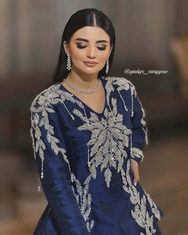 Türkmen fasonlar pombarh fasonlar Fasonlar 2025 fasonlar fason moda modalar Bezen bezen Türkmen fasonlar 2026 Türkmen fasonlar 2025 Türkmen fasonlar 2024 Türkmen fasonlar 2023 turkmenistan türkmenistan turkmen türkmen ashgabat  asgabat aşgabat balkan mary lebap dashoguz dasoguz daşoguz pombarh ponbarhat gulyupek gülýüpek stapel ştapel Gralan Çüýdeşen Abaýa Gadymy Krep Gurultaý 	Keteni Ýüpek Şifon Gipýur Lyon Welwet Atlas Kaşemir Streýç Suzana Ştapel Gülýüpek Pombarh Ýupka Gursakça Aksesuarlar Palto Penjek Okuw eşik Fata Sport eşik Uniforma Nakidka Öýme Şarf kompýuter ýaka ýaglyk Arenda köýnek 2nji el köýnek Taýyn köýnek Matalar Milli lybas milli lybaslar Toý köýnek Toý köýnekler toy koynek toy koynekler gundelik koynekler Gündelik	 
 köýnekler fata koynek Modern taze fason Eskiz koynektm turkmenkoynek türkmenkoynek fason moda moda fasonlar Iş eşik el iş	sada	ýakaly ýakasyz	keşdeli biserli	ýeňli giň nagyşly ýüregi açyk stoýka ýaka ýanly kombinasiýa 	zerli üsti aşak guşakly seçekli gysga ýeňli Şifon, Ýüpek, Şantu Modern el iş, ýakasyz, biserli, ýeňli, giň, üsti aşak 17-25, 26-35 Ak, Goýy-gök guyz