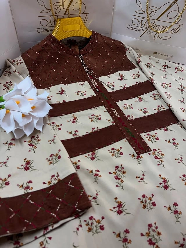 Türkmen fasonlar pombarh fasonlar Fasonlar 2025 fasonlar fason moda modalar Bezen bezen Türkmen fasonlar 2026 Türkmen fasonlar 2025 Türkmen fasonlar 2024 Türkmen fasonlar 2023 turkmenistan türkmenistan turkmen türkmen ashgabat  asgabat aşgabat balkan mary lebap dashoguz dasoguz daşoguz pombarh ponbarhat gulyupek gülýüpek stapel ştapel Gralan Çüýdeşen Abaýa Gadymy Krep Gurultaý 	Keteni Ýüpek Şifon Gipýur Lyon Welwet Atlas Kaşemir Streýç Suzana Ştapel Gülýüpek Pombarh Ýupka Gursakça Aksesuarlar Palto Penjek Okuw eşik Fata Sport eşik Uniforma Nakidka Öýme Şarf kompýuter ýaka ýaglyk Arenda köýnek 2nji el köýnek Taýyn köýnek Matalar Milli lybas milli lybaslar Toý köýnek Toý köýnekler toy koynek toy koynekler gundelik koynekler Gündelik	 
 köýnekler fata koynek Modern taze fason Eskiz koynektm turkmenkoynek türkmenkoynek fason moda moda fasonlar Iş eşik el iş	sada	ýakaly ýakasyz	keşdeli biserli	ýeňli giň nagyşly ýüregi açyk stoýka ýaka ýanly kombinasiýa 	zerli üsti aşak guşakly seçekli gysga ýeňli Ştapel Gündelik keşdeli, ýakaly, ýeňli, giň 17-25, 26-35, 35+ Bežewyý, Goýy-gyzyl yaz, tomus, guyz, gysh